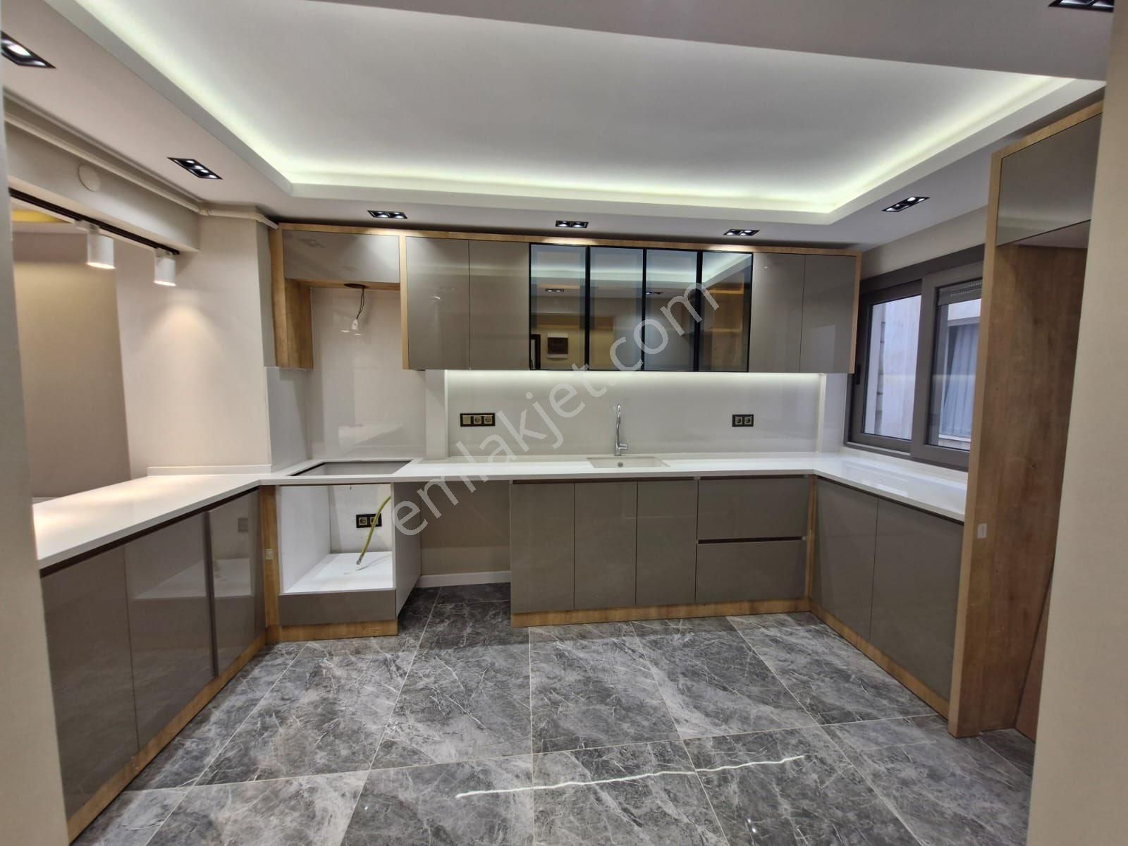 Göztepe Metro Karşı Sokağında Lüks Dekorlu Çift Cepheli 3+1 135m2 Ferah Daire - Görsel 5