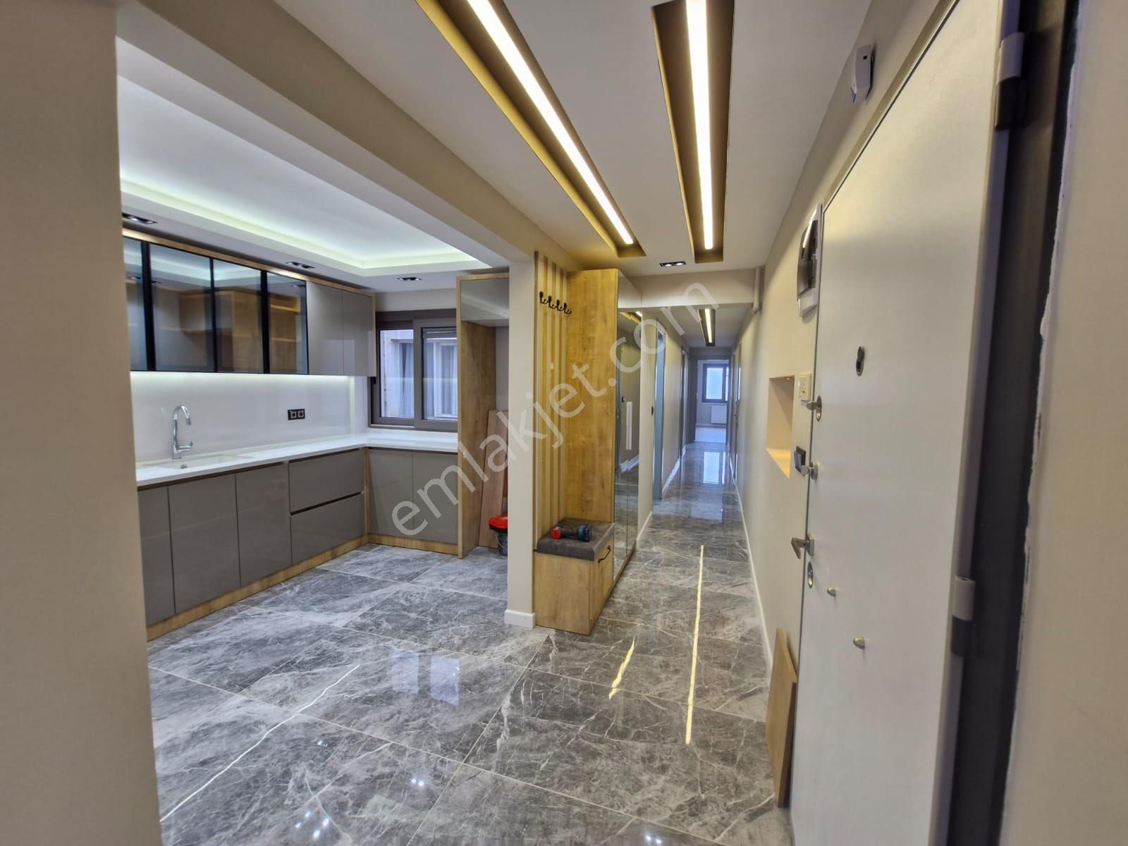 Göztepe Metro Karşı Sokağında Lüks Dekorlu Çift Cepheli 3+1 135m2 Ferah Daire - Görsel 17