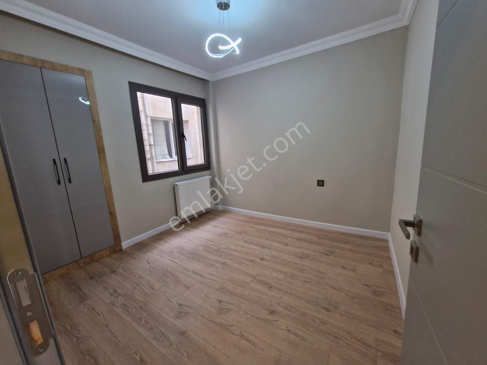 Göztepe Metro Karşı Sokağında Lüks Dekorlu Çift Cepheli 3+1 135m2 Ferah Daire - Görsel 9