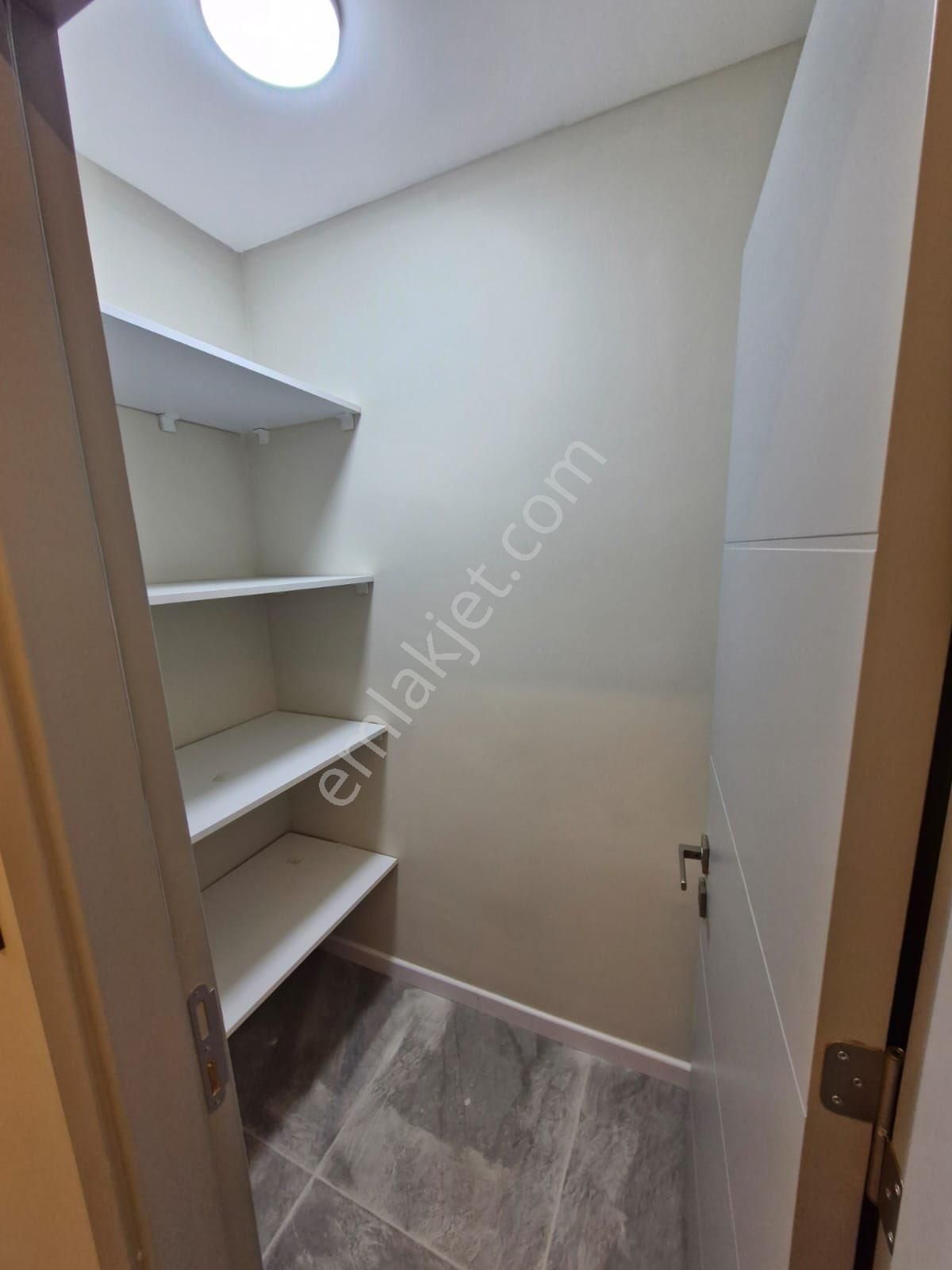 Göztepe Metro Karşı Sokağında Lüks Dekorlu Çift Cepheli 3+1 135m2 Ferah Daire - Görsel 20