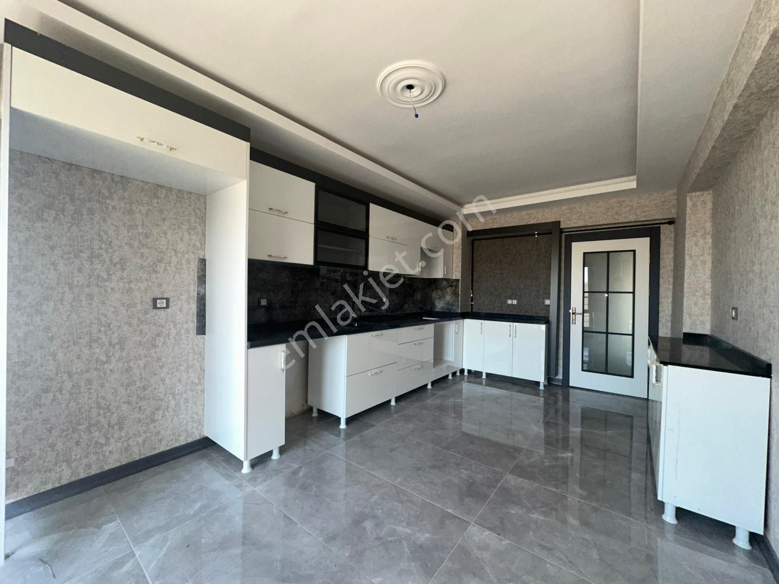 Ufuk Kılıç Emlak'tan Lüks Site'de Giyinme Odalı Teras Balkonlu 4+1 Sıfır Daire - Görsel 5