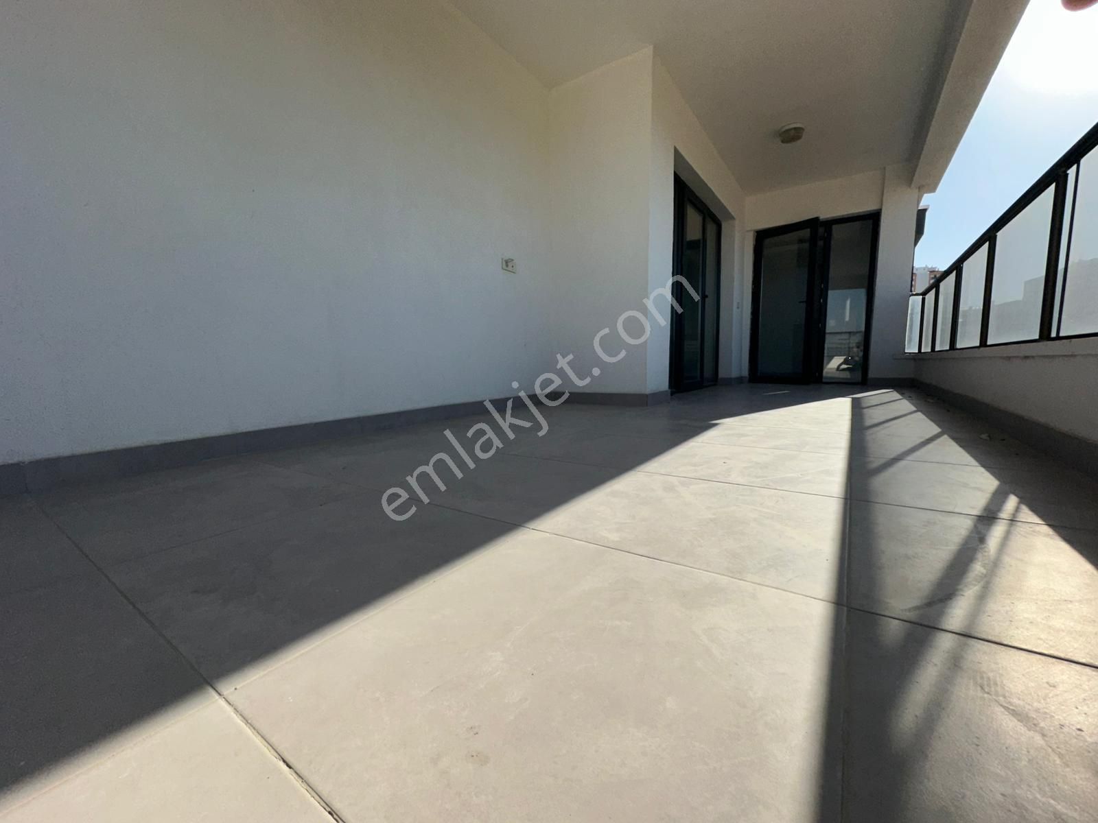 Ufuk Kılıç Emlak'tan Lüks Site'de Giyinme Odalı Teras Balkonlu 4+1 Sıfır Daire - Görsel 8