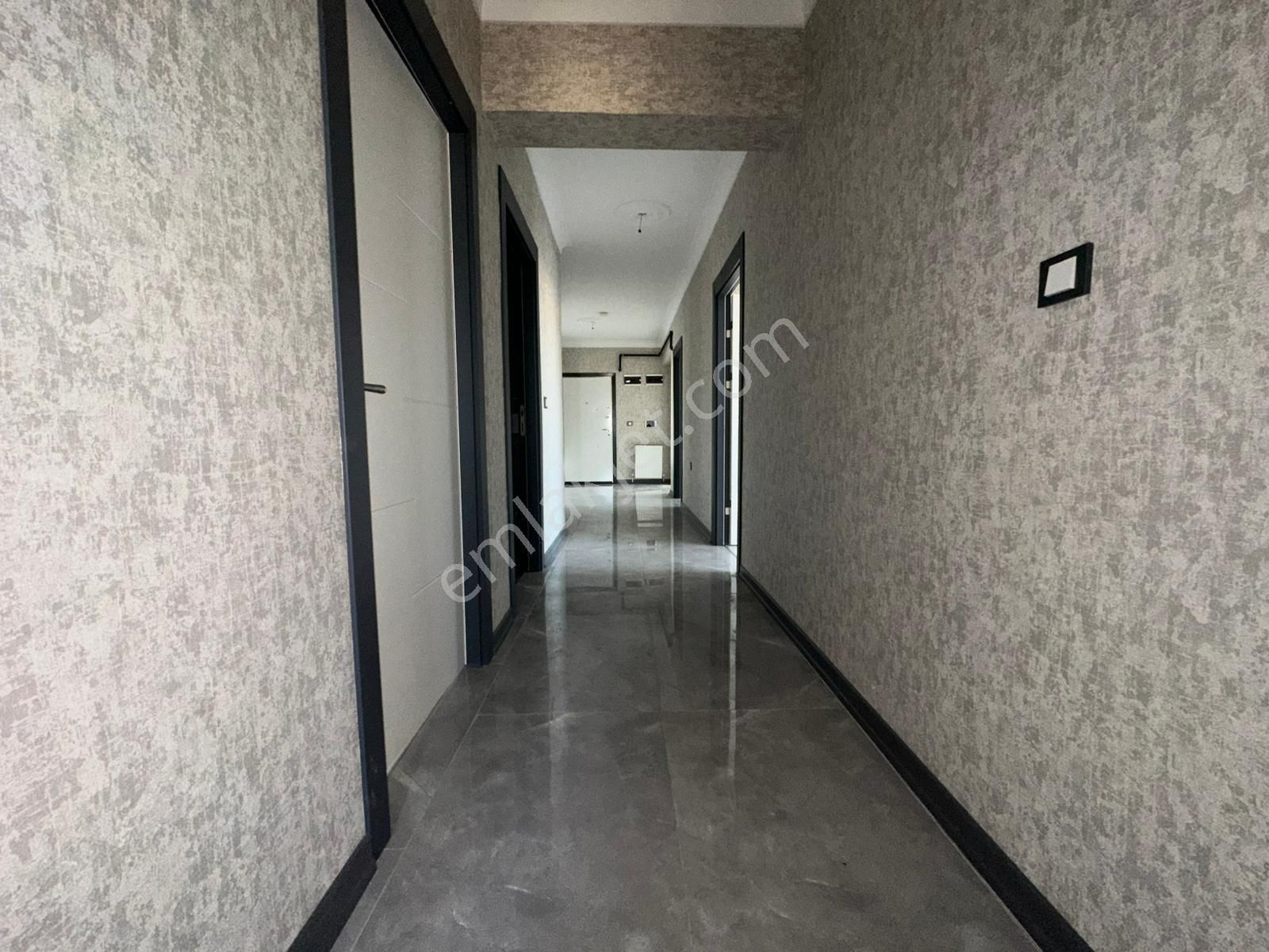 Ufuk Kılıç Emlak'tan Lüks Site'de Giyinme Odalı Teras Balkonlu 4+1 Sıfır Daire - Görsel 33