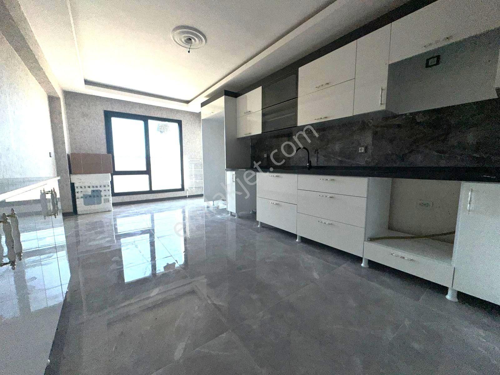 Ufuk Kılıç Emlak'tan Lüks Site'de Giyinme Odalı Teras Balkonlu 4+1 Sıfır Daire - Görsel 2