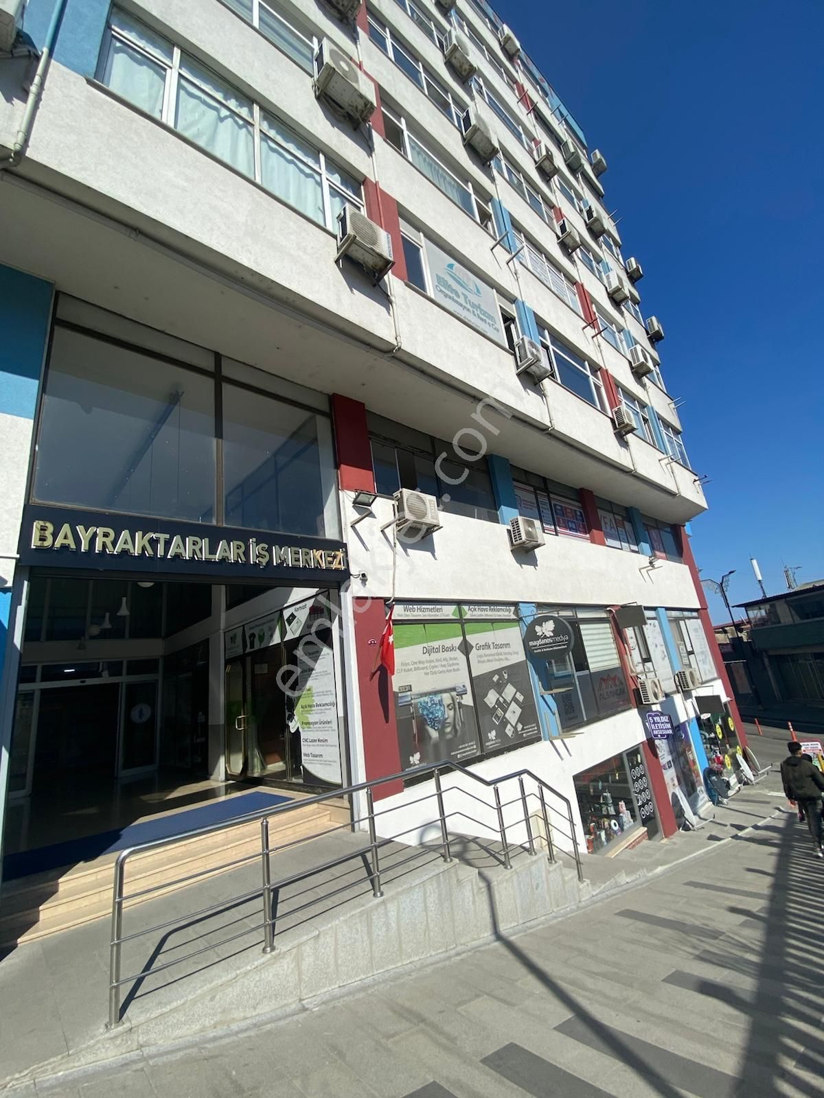 Trabzon Meydan'da Kiralık Ofis - Görsel 12