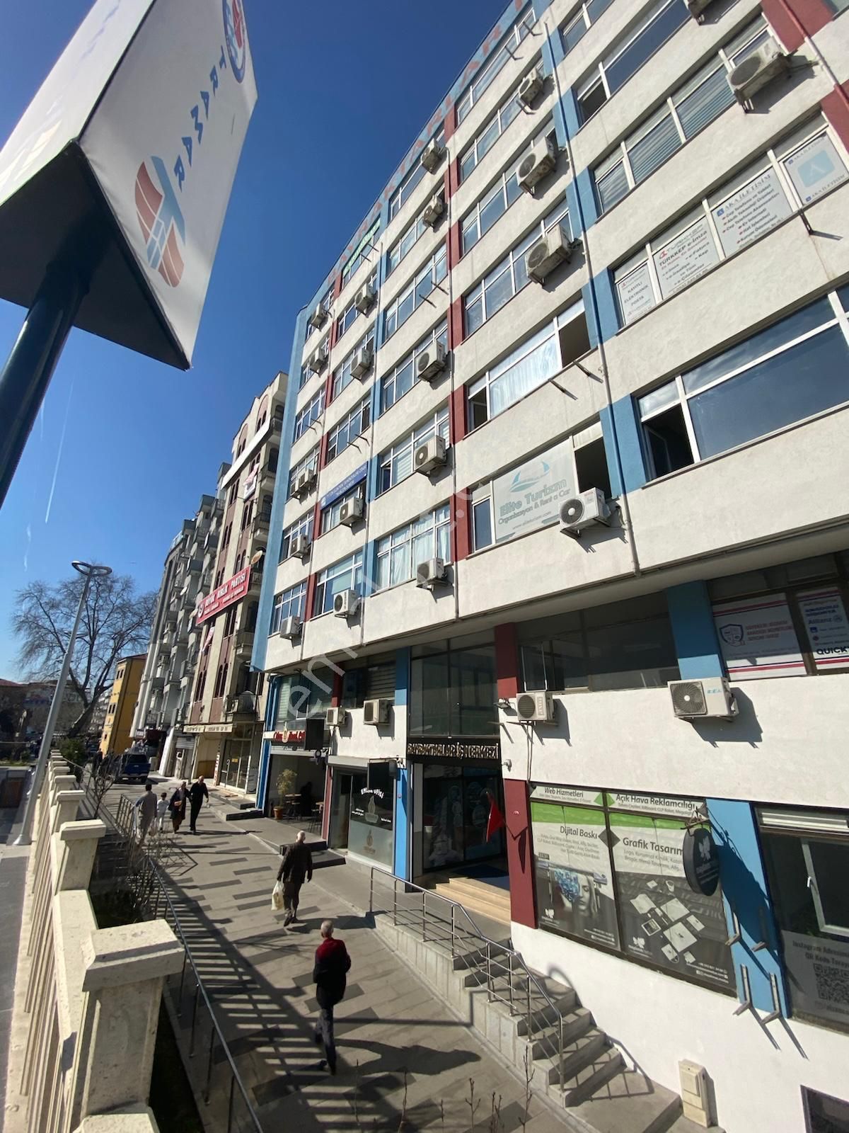 Trabzon Meydan'da Kiralık Ofis - Görsel 17