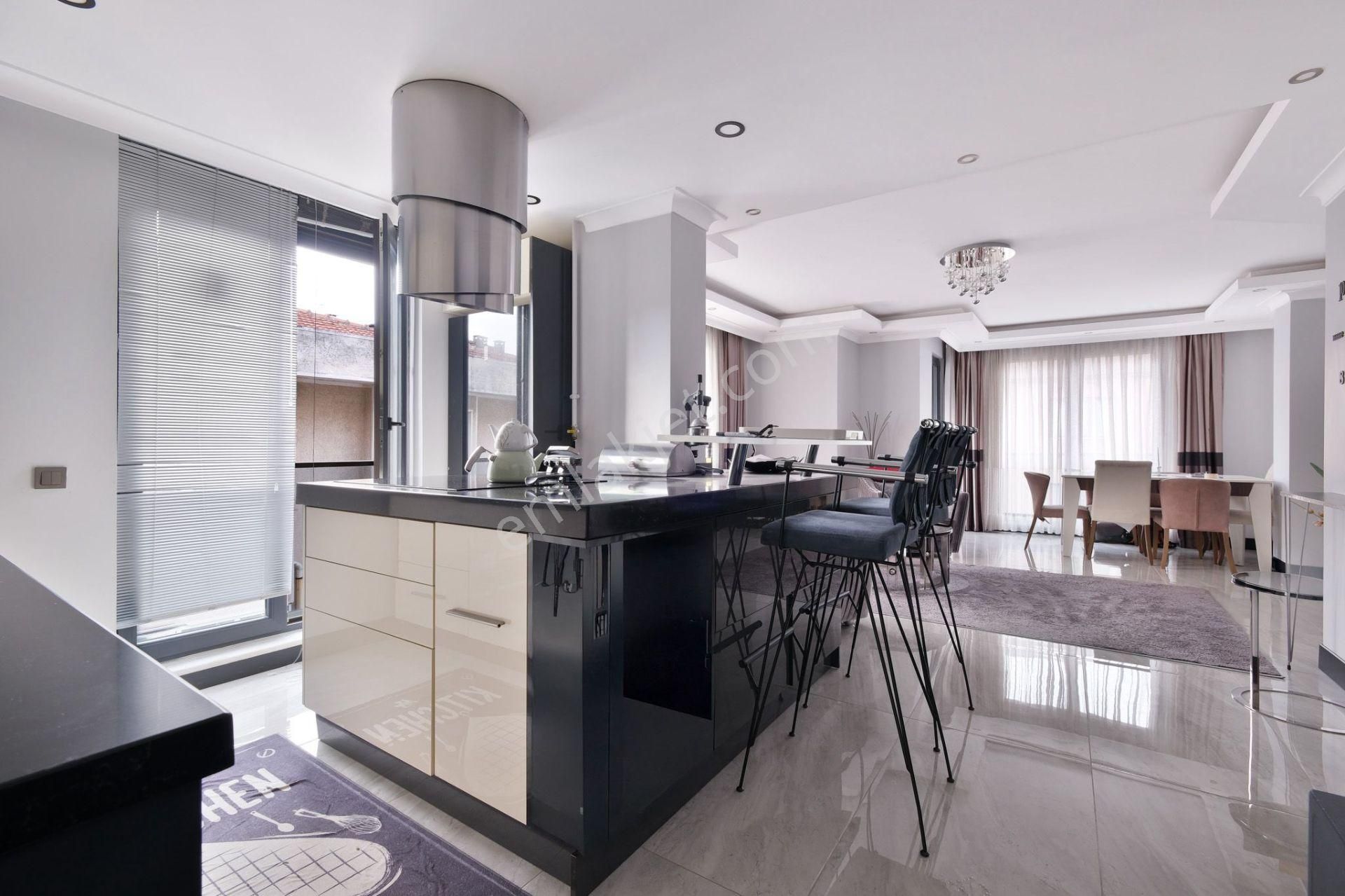 Emlak Dünyasından Maltepe Yalıda 4+2 Dubleks - Görsel 14