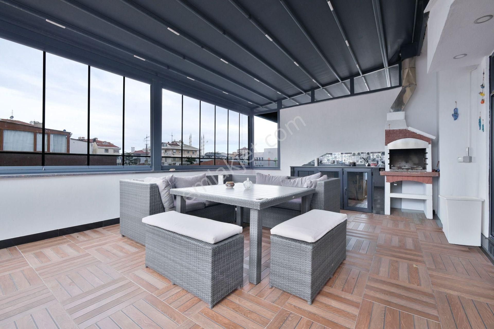 Emlak Dünyasından Maltepe Yalıda 4+2 Dubleks