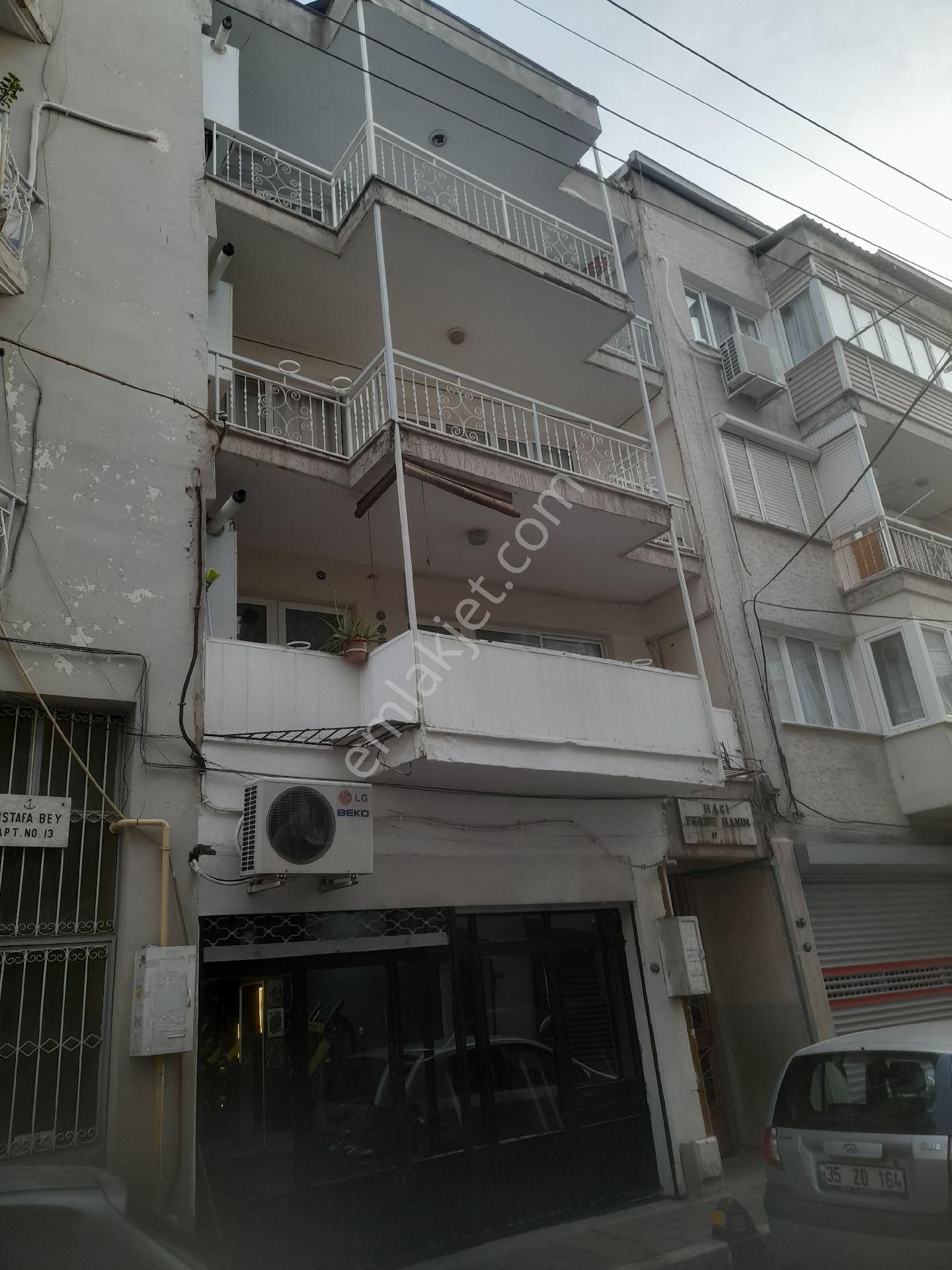 İzmir Konak Güneşli De Satılık 3+1,110m2 İkinci Kat Daire