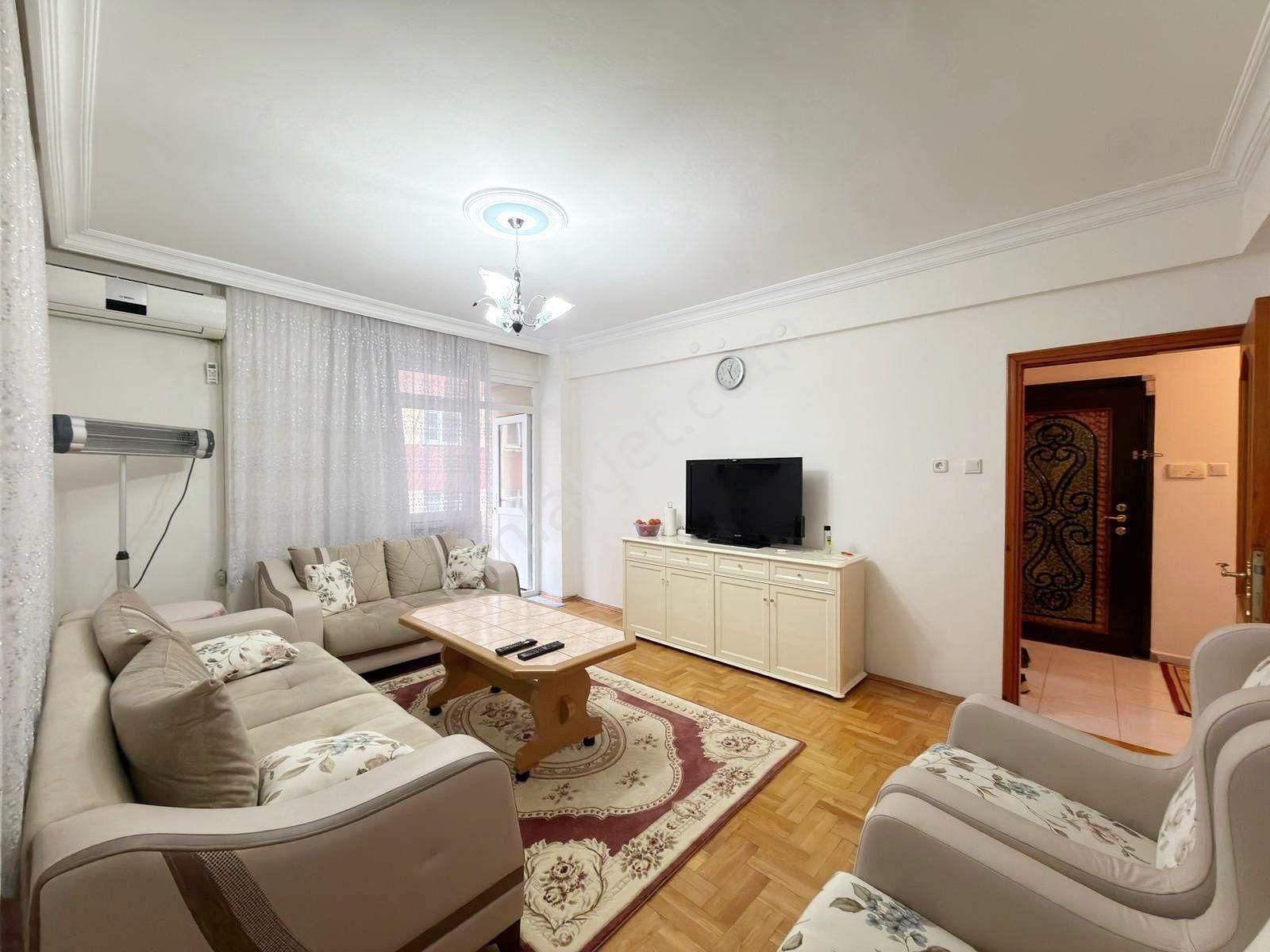 Salih Emlak 'tan Kat Mülkiyetli 26 Yıllık 2.kat 2+1 Daire - Görsel 2