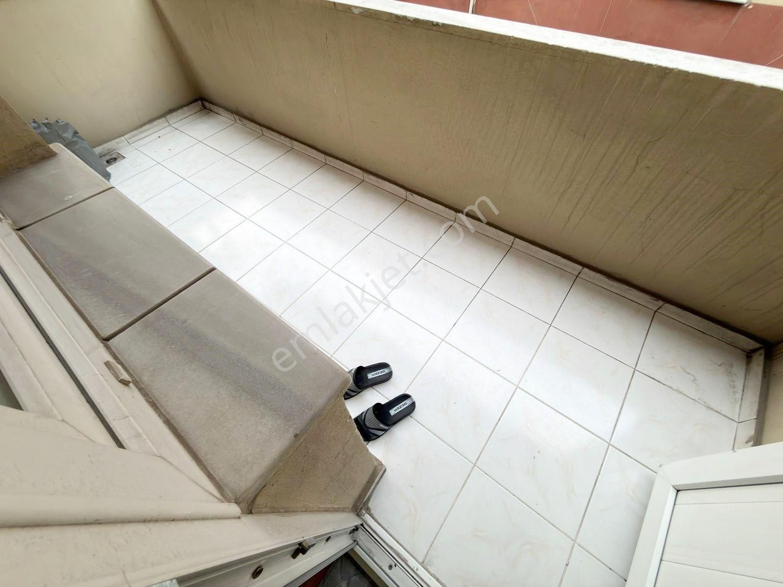 Salih Emlak 'tan Kat Mülkiyetli 26 Yıllık 2.kat 2+1 Daire - Görsel 14