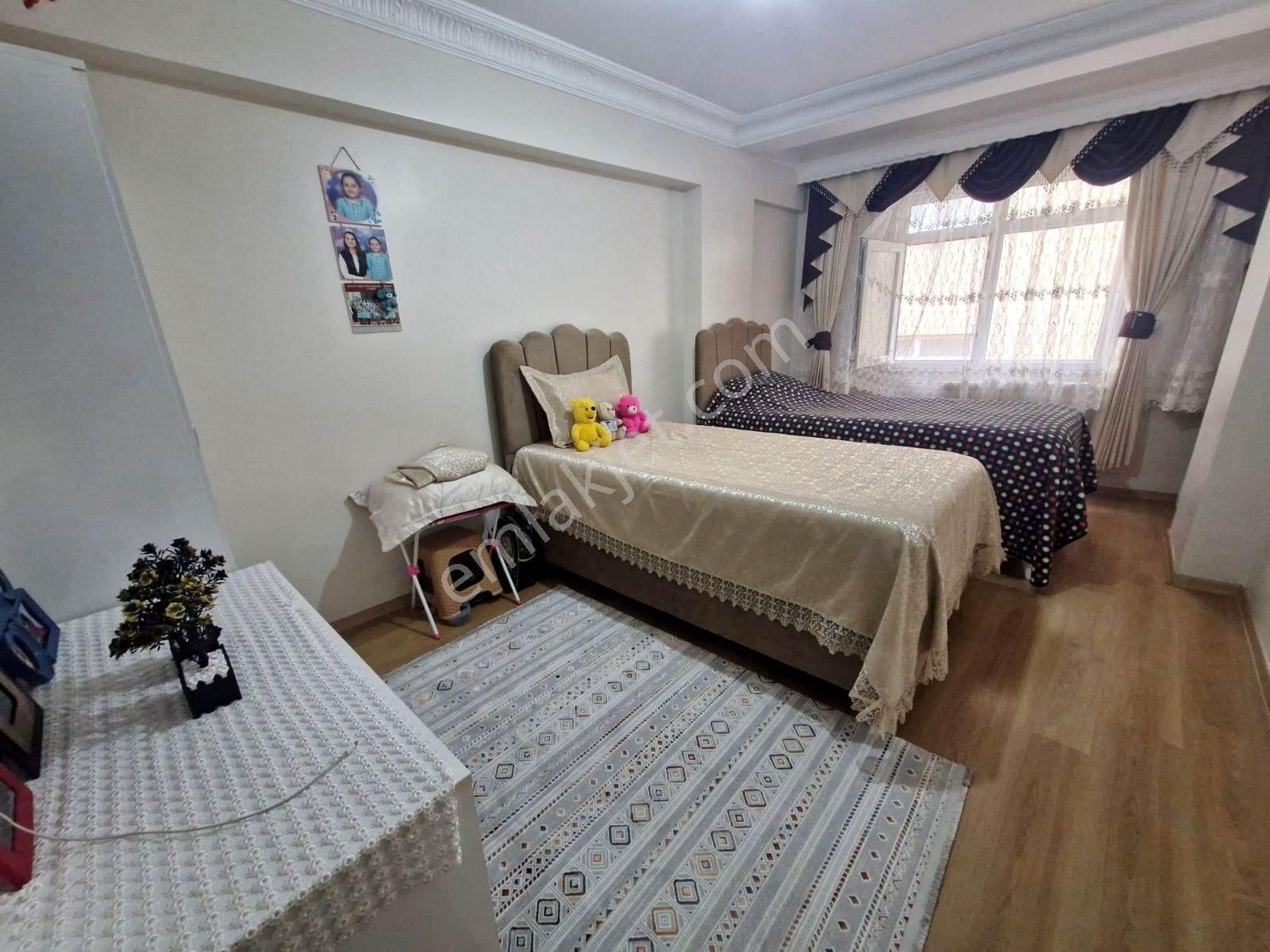 Yıldız Dan Zafer De 18 Yıllık Geniş Kredili Mükemmel 3+1 Ara Kat Daire - Görsel 5