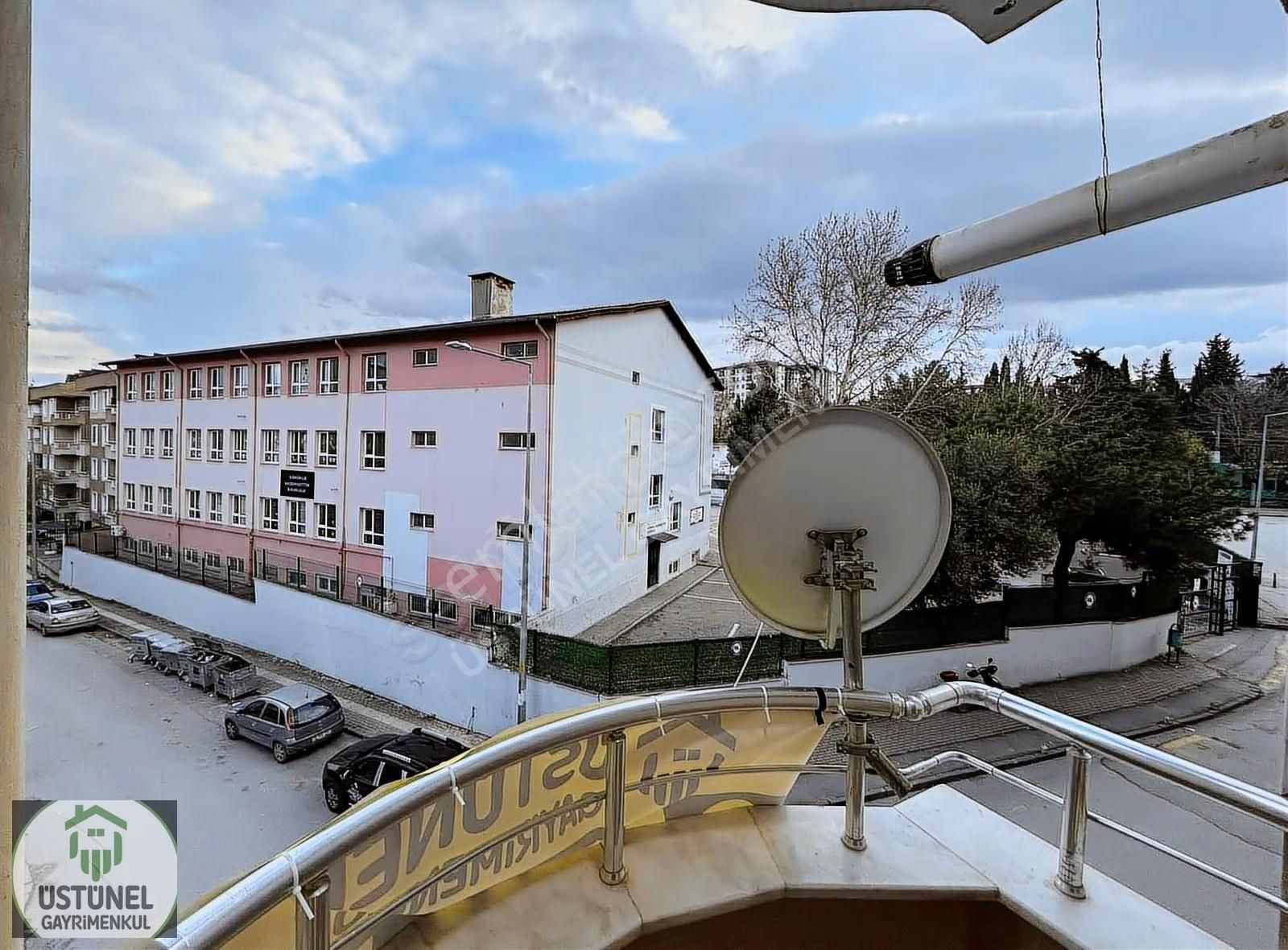 Üstünel'den Merkezi Konumda Arakat 1+1 Geniş Satılık Daire - Görsel 20