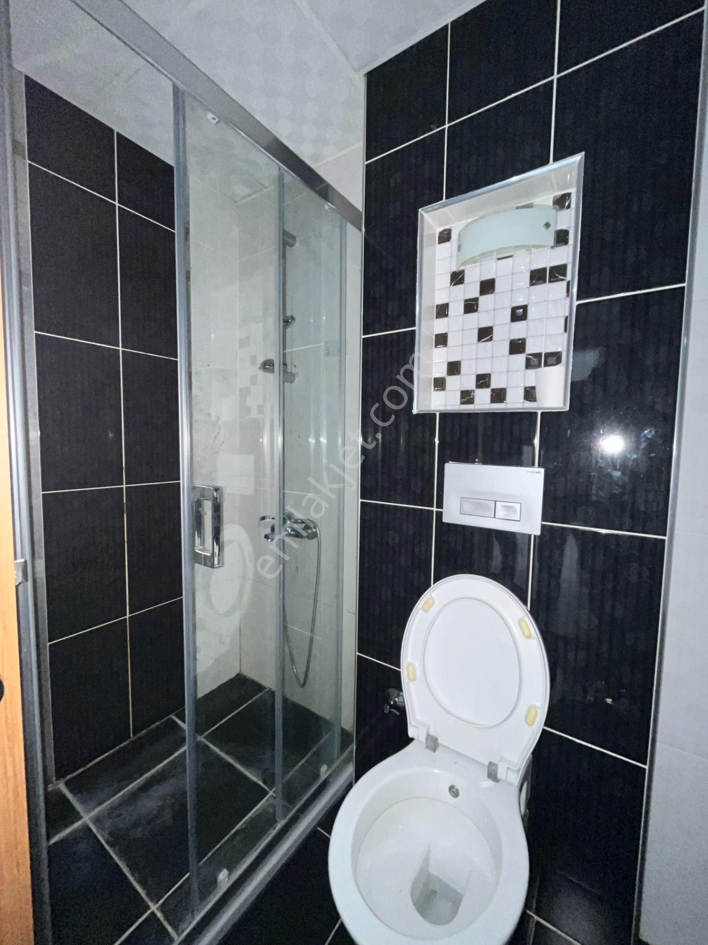 Gümüşpala'da Doğalgazlı, Ankastreli Ve Vestiyerli 2+1 Kiralık Daire - Görsel 25