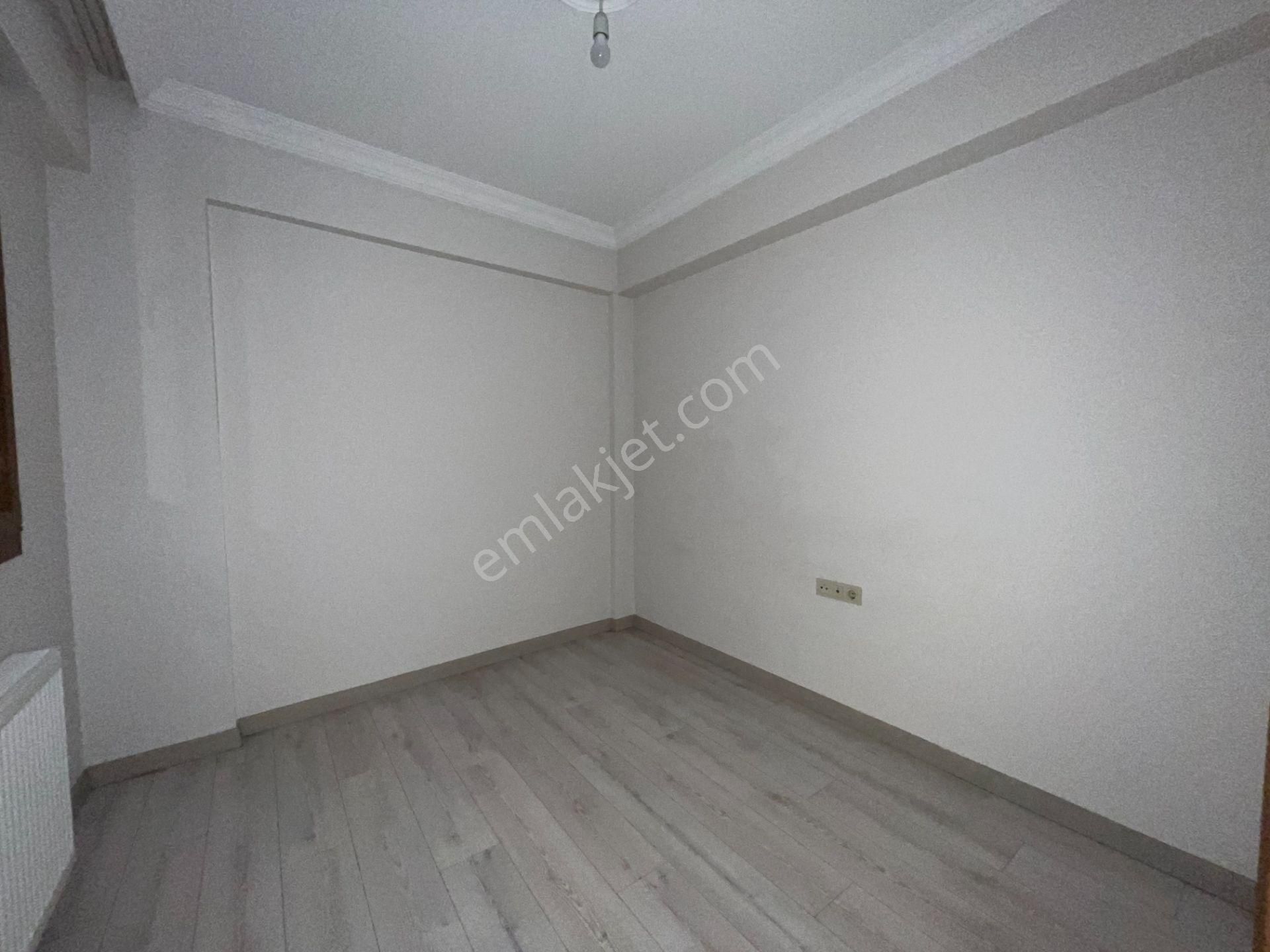 Gümüşpala'da Doğalgazlı, Ankastreli Ve Vestiyerli 2+1 Kiralık Daire - Görsel 28