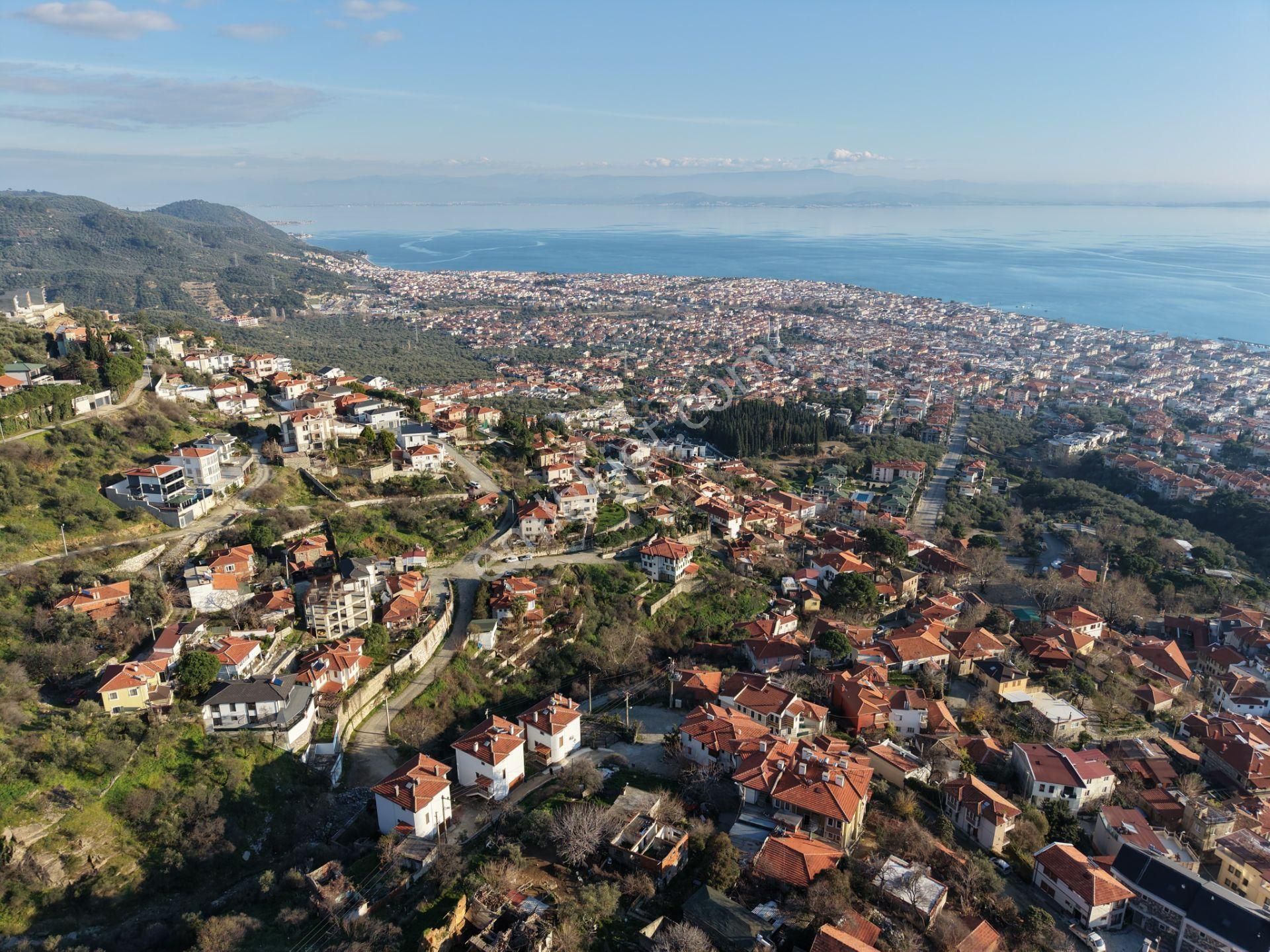 Mera Emlaktan Altınolukta Körfez Manzaralı 4+1 220m Villa