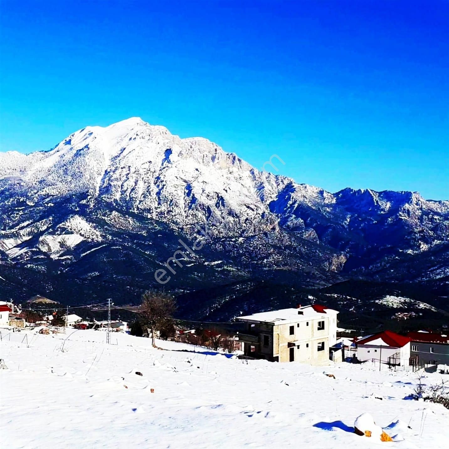 Kar Emlaktan Yenikonacık Efes Sitesi Üzerinde 400 M2 Satılık Arsa