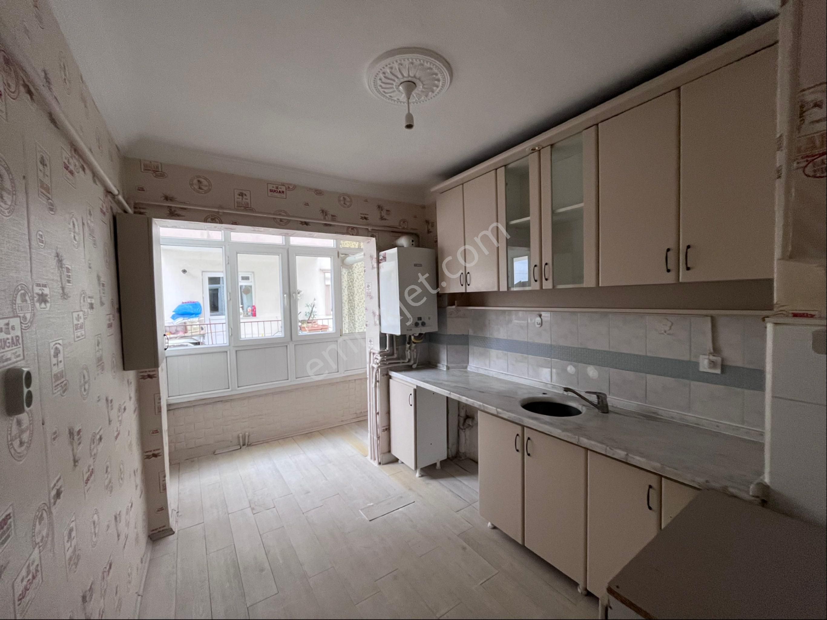 Sincan Mareşal Çakmak Mh.'de 3+1 Ebeveyn Banyolu 1.ara Katta Satılık Daire - Görsel 4