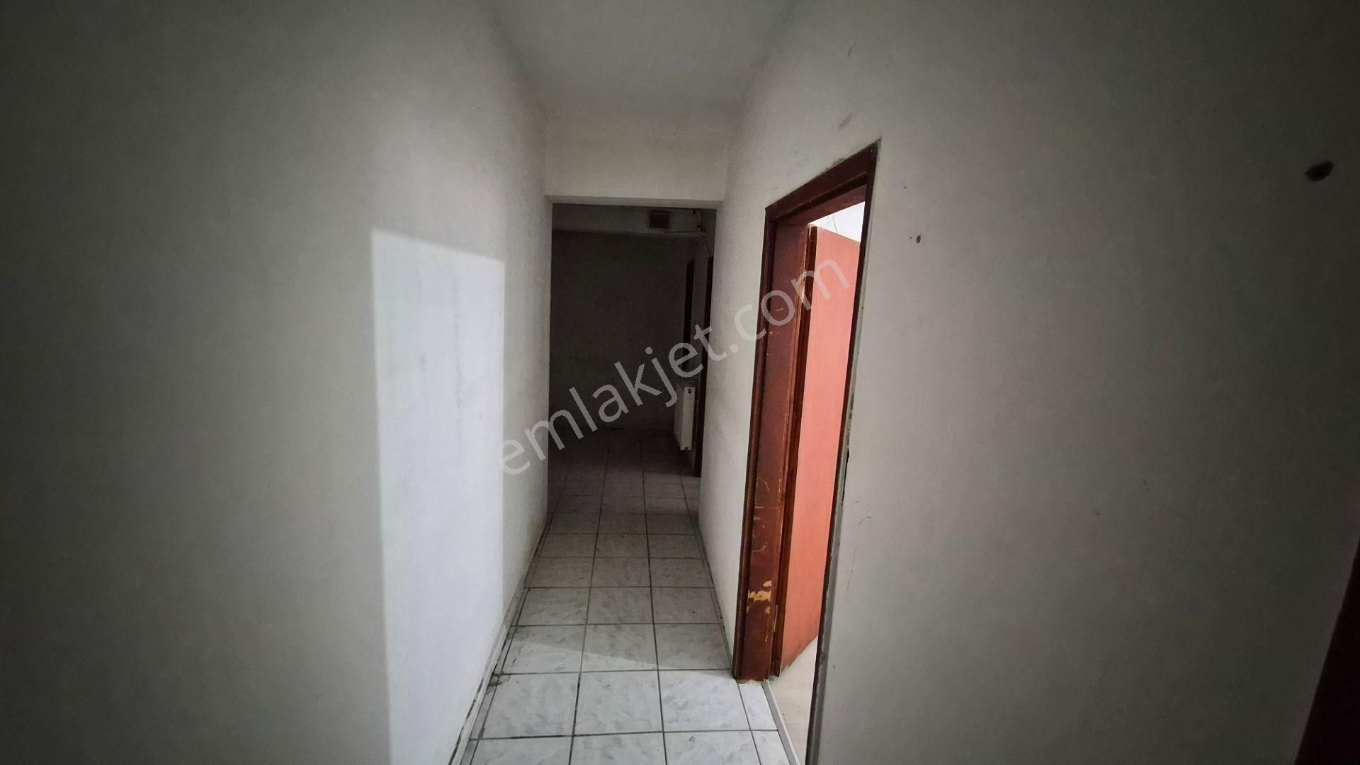 Tuzluçayırda Giriş Kat 1+1 Abonelikleri Açık Kiralık Daire - Görsel 3