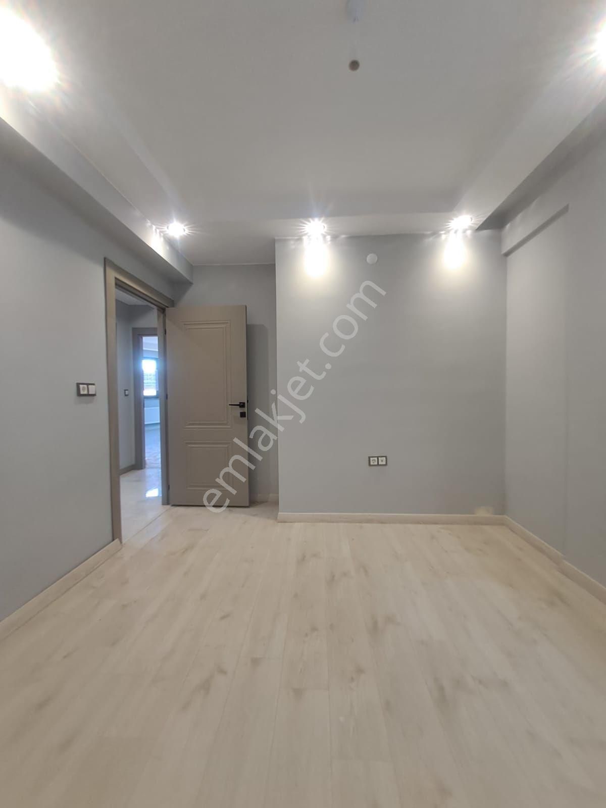 🌟 Esentepe Mahallesi’nde Fırsat Daire! • 2+1 • 86 M2 • Zemin Kat • Çift Banyo + Çift Wc 🌟 (d254)