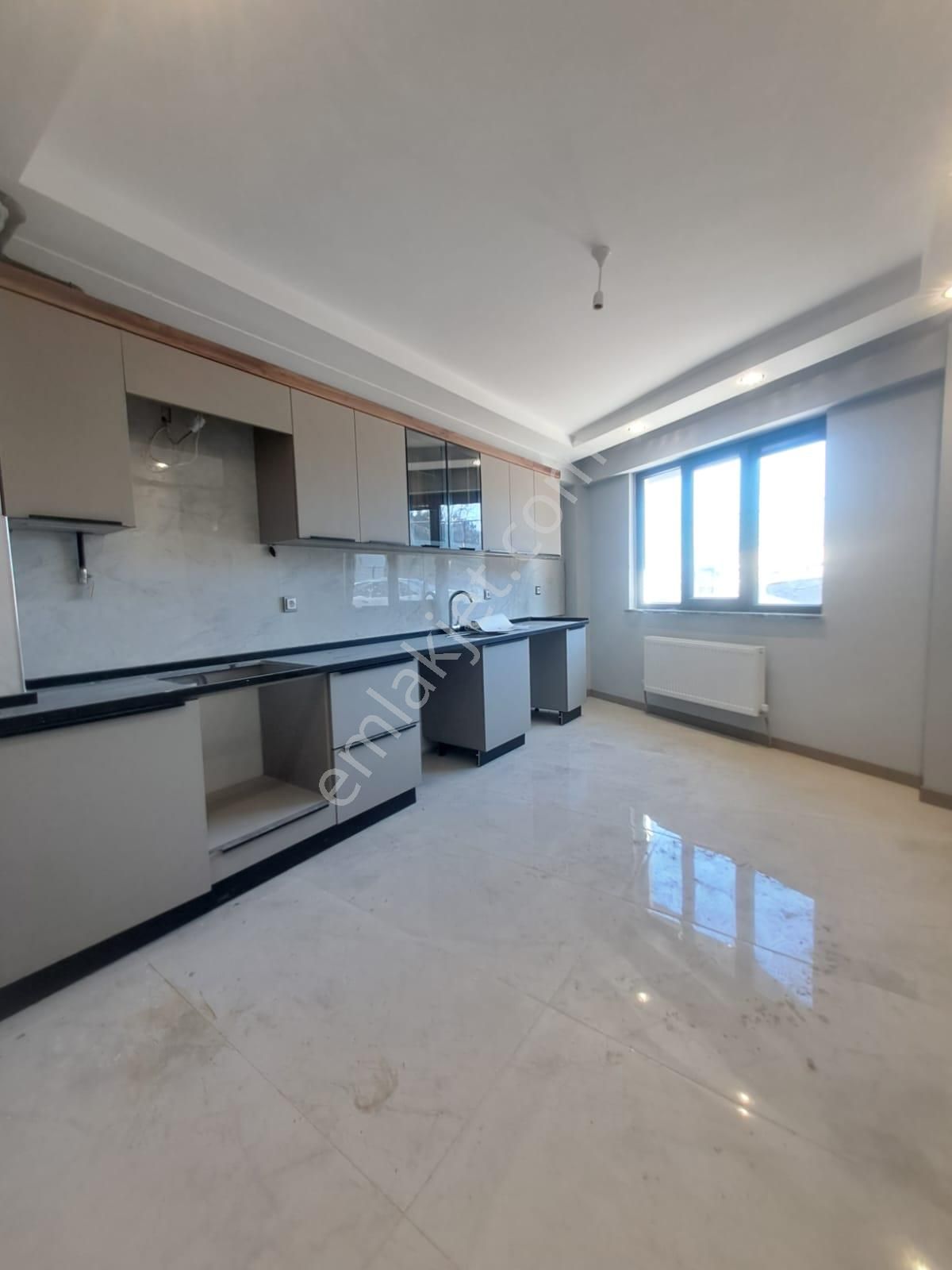 🌟 Esentepe Mahallesi’nde Fırsat Daire! • 2+1 • 86 M2 • Zemin Kat • Çift Banyo + Çift Wc 🌟 (d254) - Görsel 4