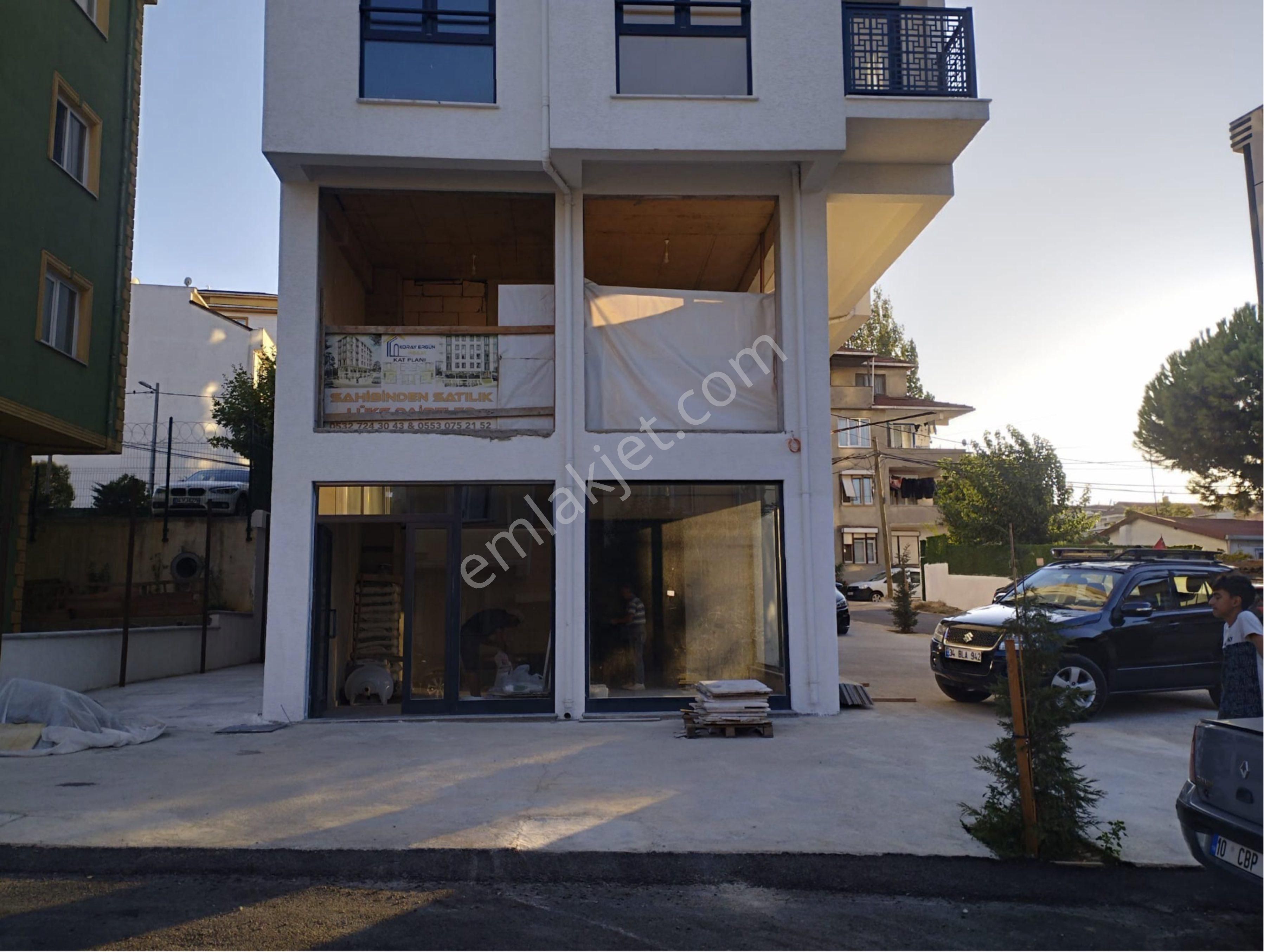 Ahmet Yesevi’de 105m2 Çift Cepheleri Ön Kullanımlı Kiralık Dükkan