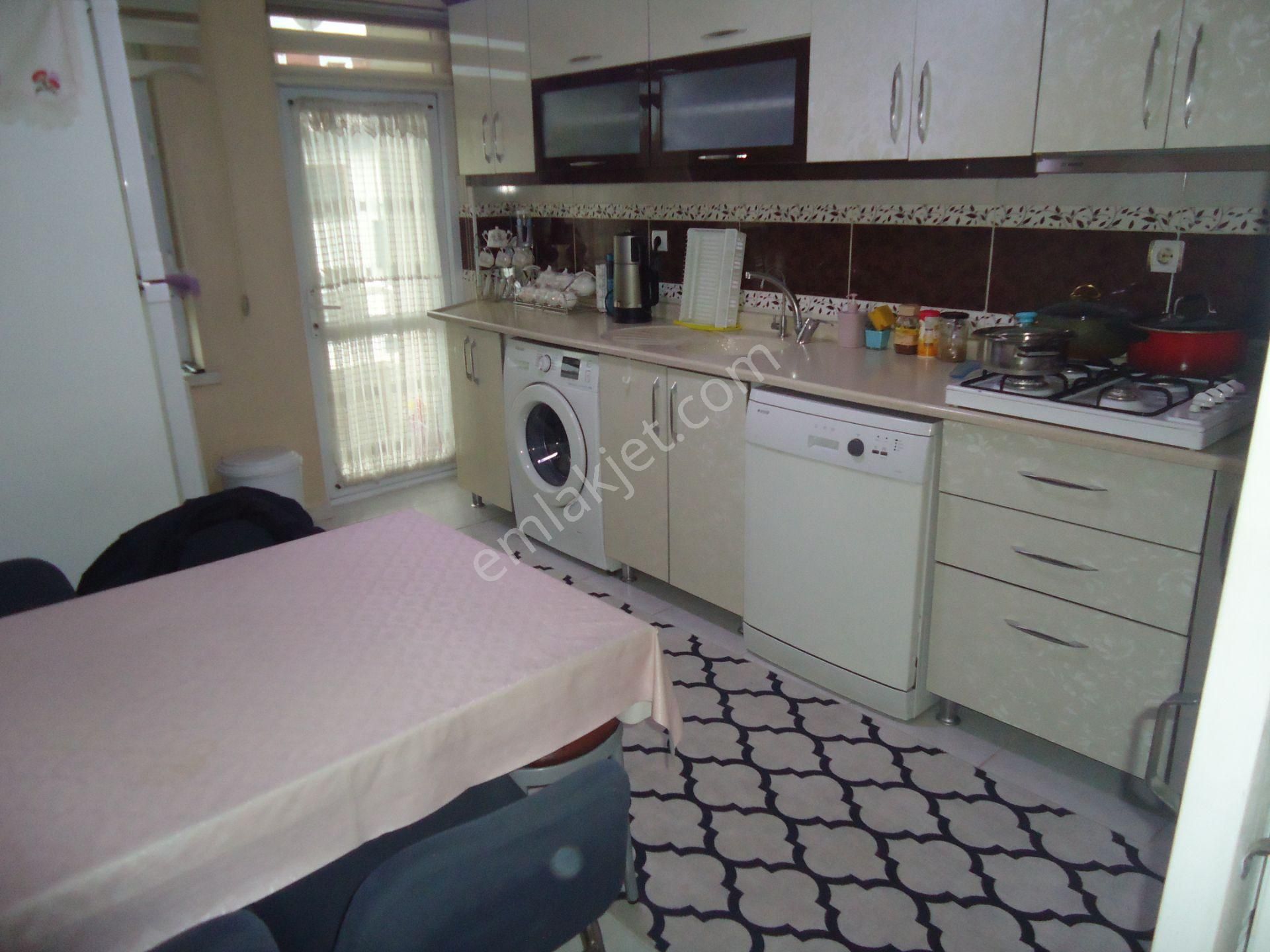 Krc'den Merkezi Konumda Asansörlü Satılık 3+1 Dublex Daire