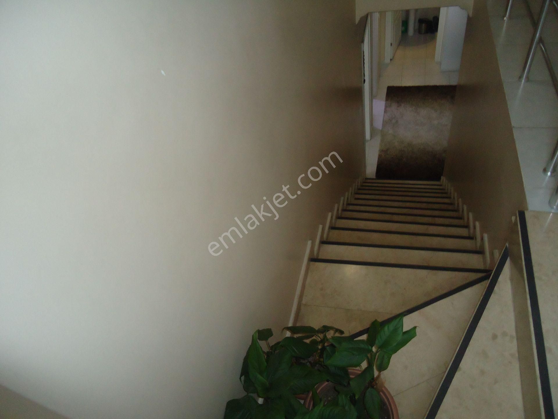 Krc'den Merkezi Konumda Asansörlü Satılık 3+1 Dublex Daire - Görsel 10