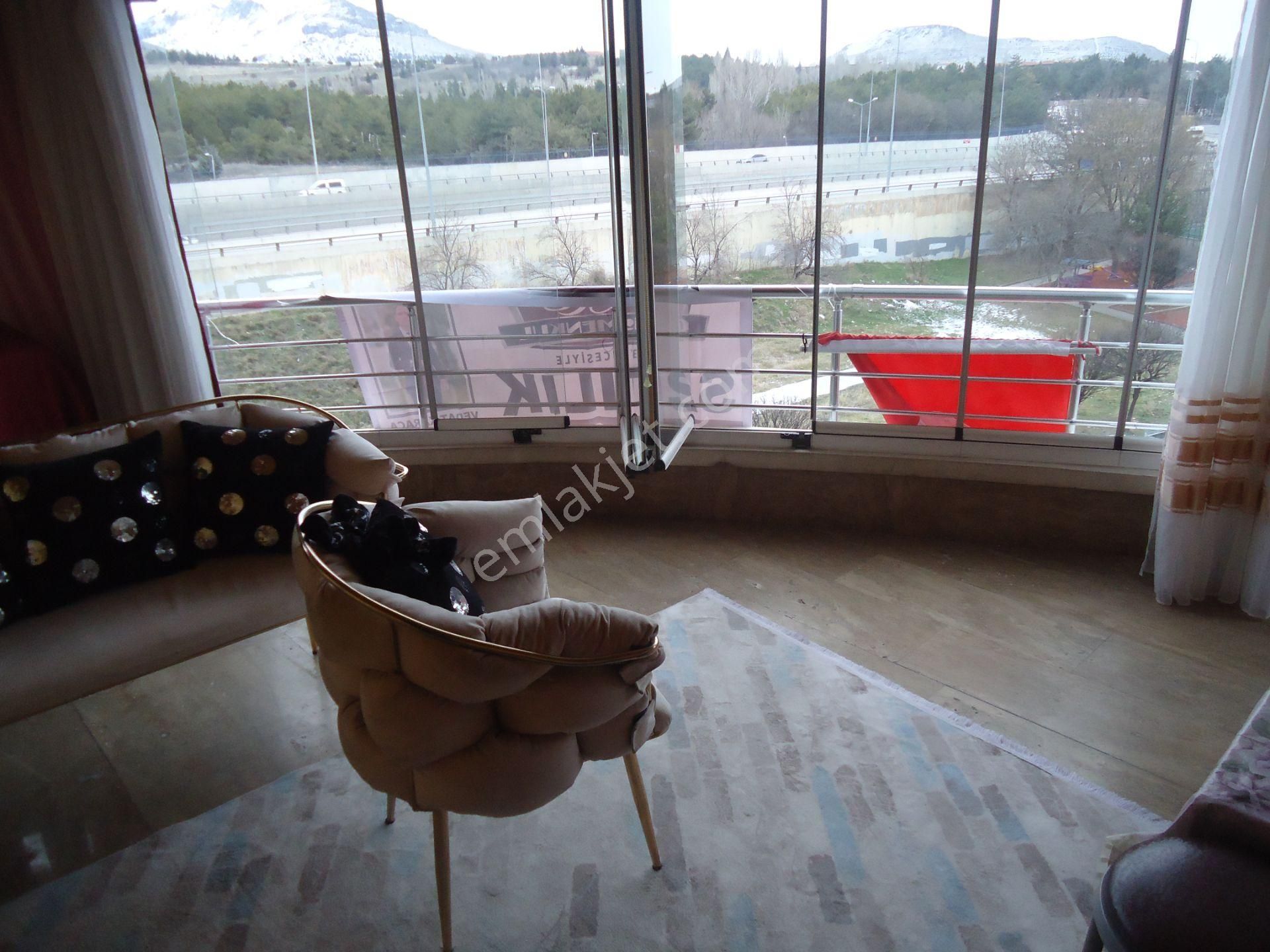 Krc'den Merkezi Konumda Asansörlü Satılık 3+1 Dublex Daire - Görsel 14