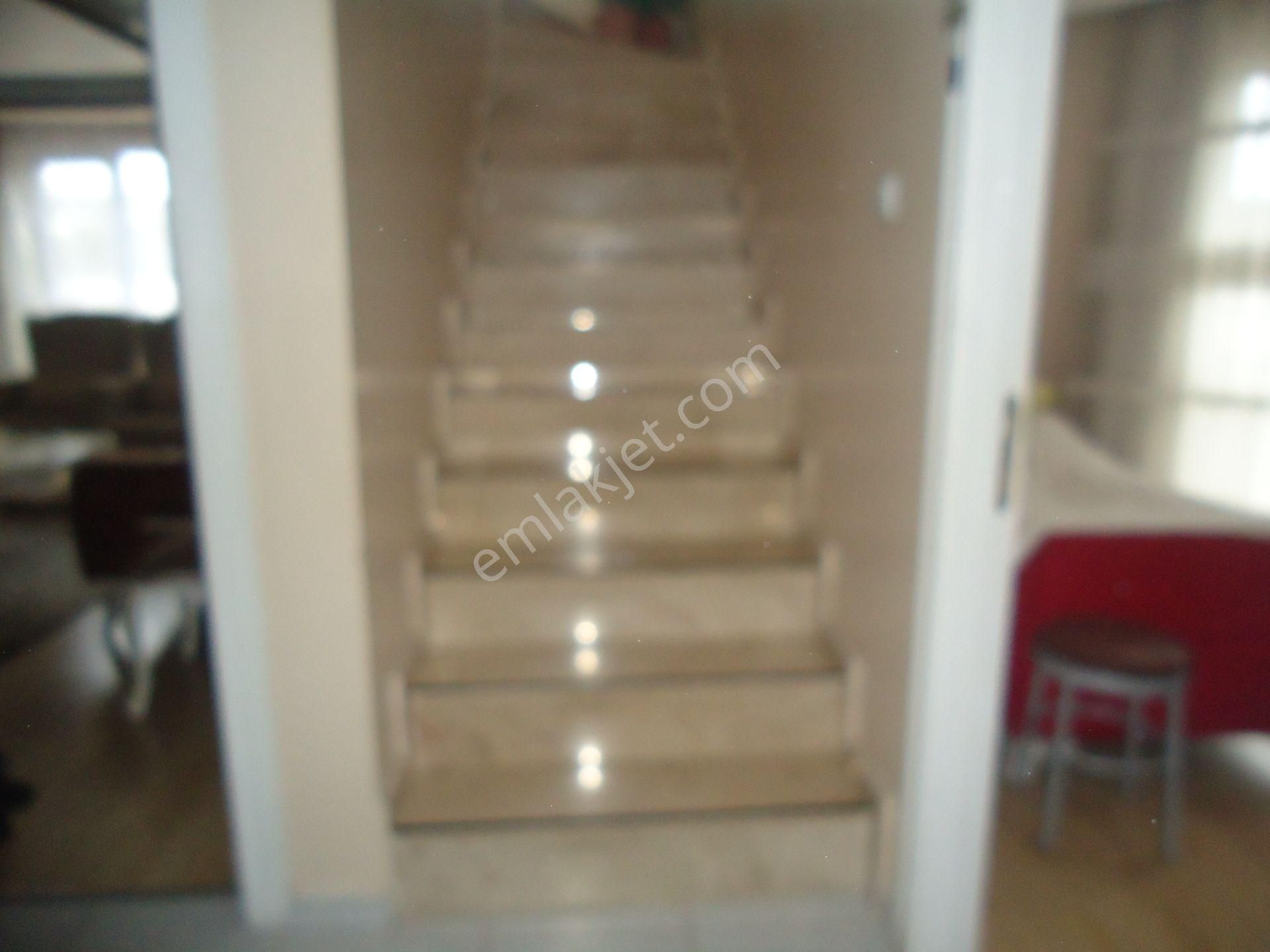 Krc'den Merkezi Konumda Asansörlü Satılık 3+1 Dublex Daire - Görsel 9