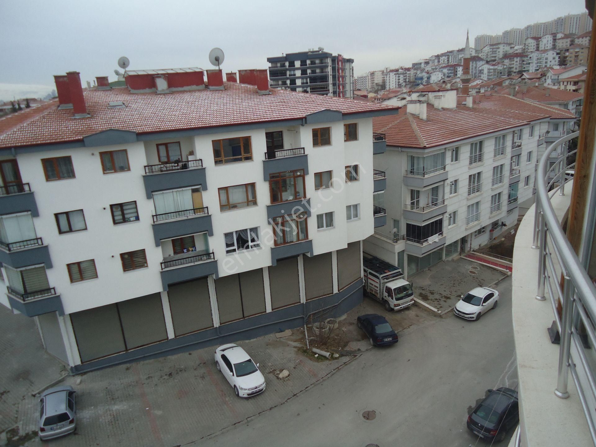 Krc'den Merkezi Konumda Asansörlü Satılık 3+1 Dublex Daire - Görsel 20