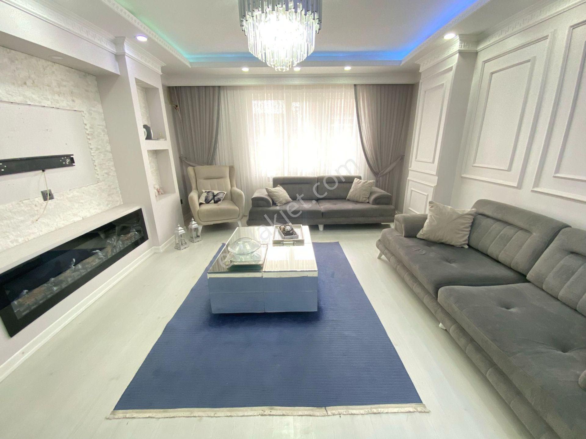 Gaziosmanpaşa Çarşamba Pazarında Satılık 125m2 3+1 4.arakat Daire