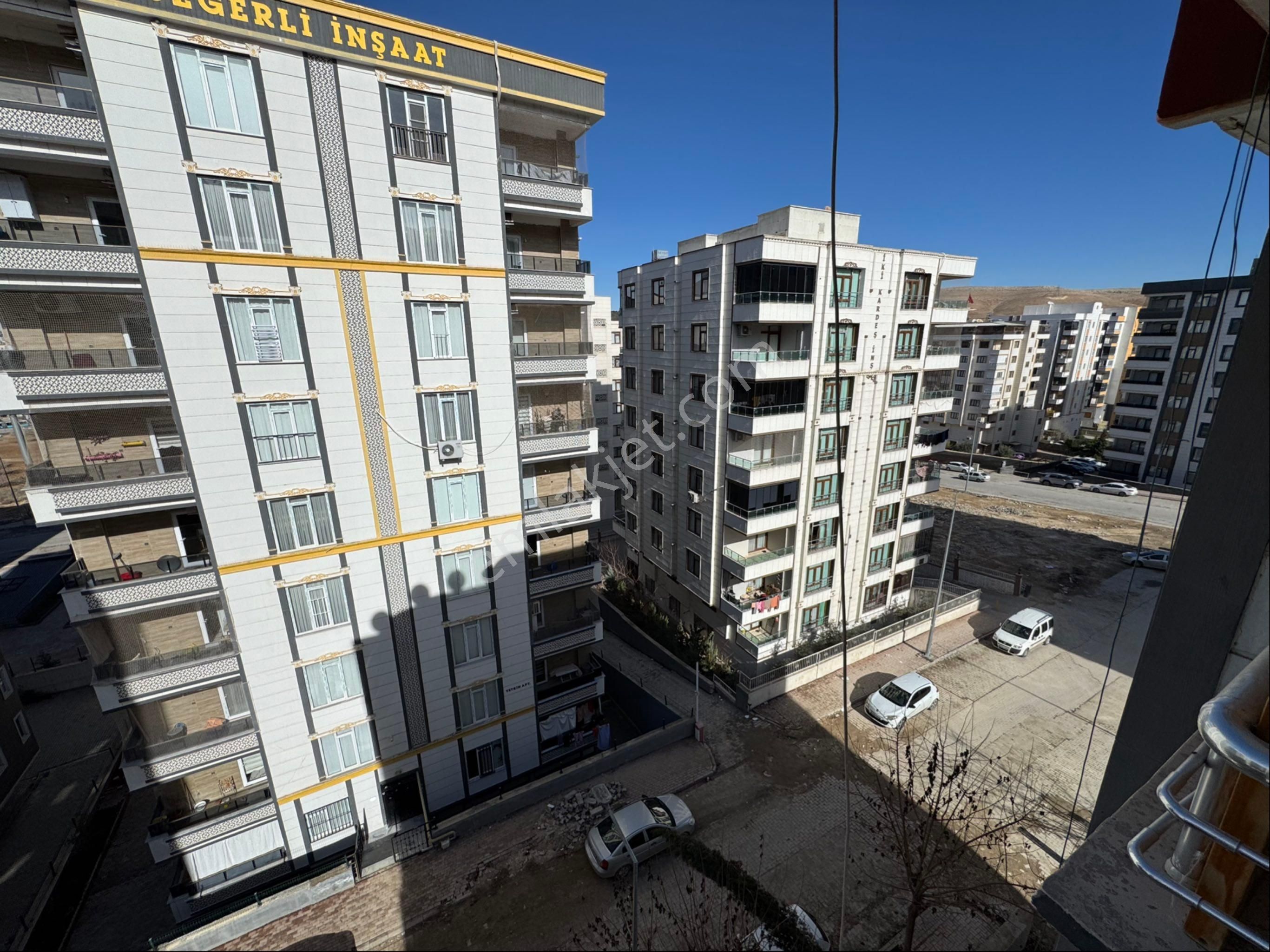 Eksperden Badıllı Halı Saha Yanı 3+1 Bakımlı Fırsat Dairesi! - Görsel 18