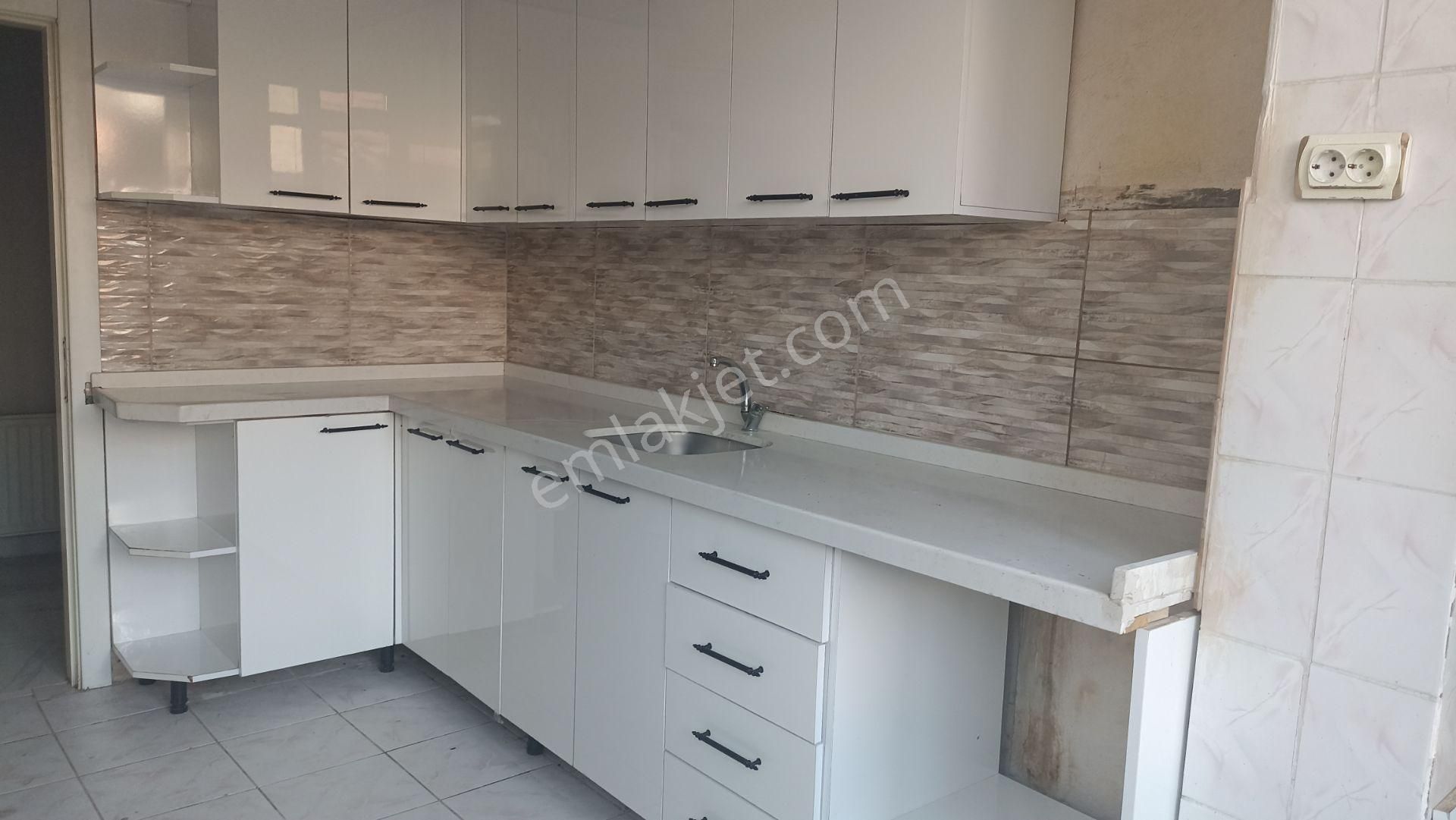 Demetevler İvedik Cadde Yakını Boş Satılık 3+1 Daire