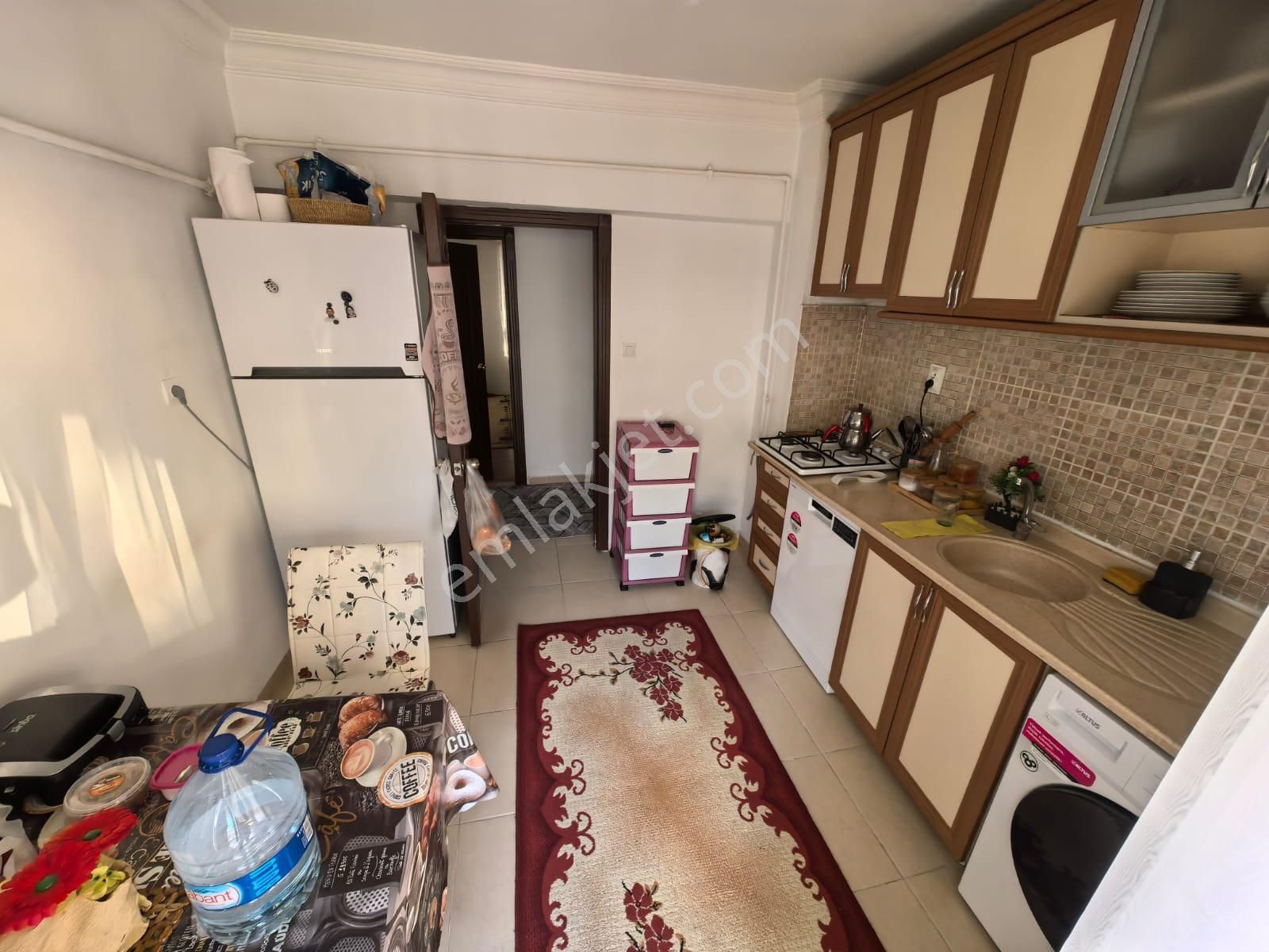 Bilgen Vatan'dan Bağlarbaşı'nda Bursa Cadde Yakını 1. Kat Ön Cephe 3+1 Satılık Daire