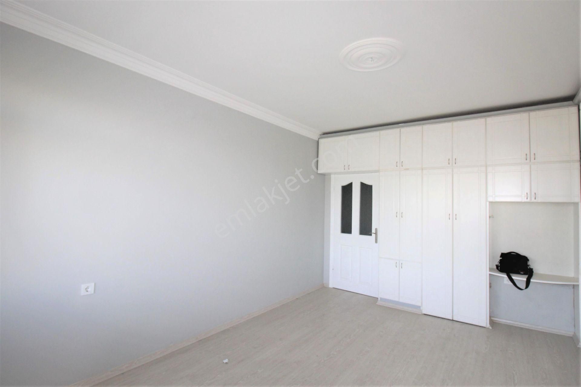 Retro’dan Sayapark Civarı Doğalgazlı Site İçi B.mutfak Kiralık 3+1 - Görsel 13