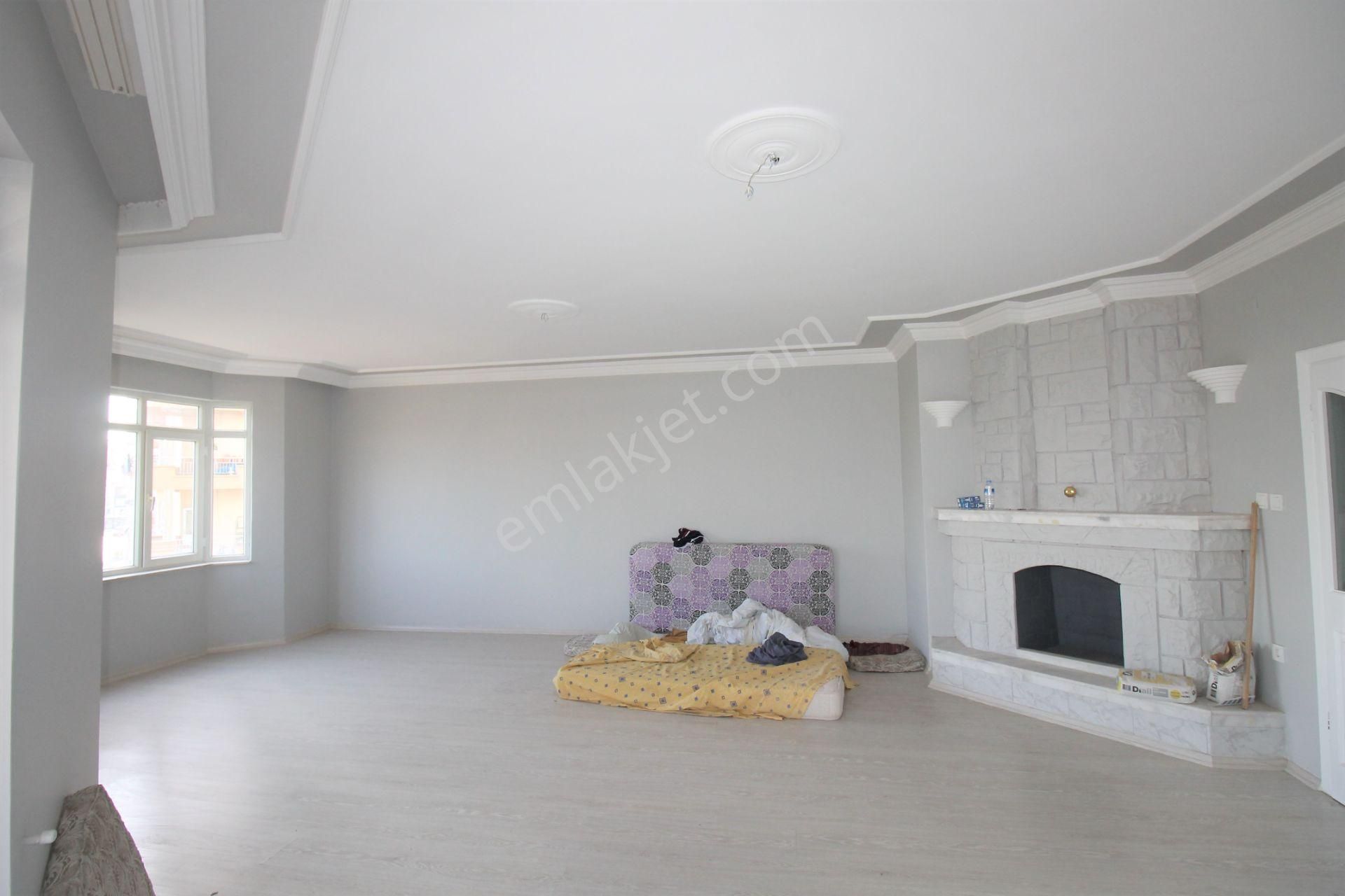 Retro’dan Sayapark Civarı Doğalgazlı Site İçi B.mutfak Kiralık 3+1