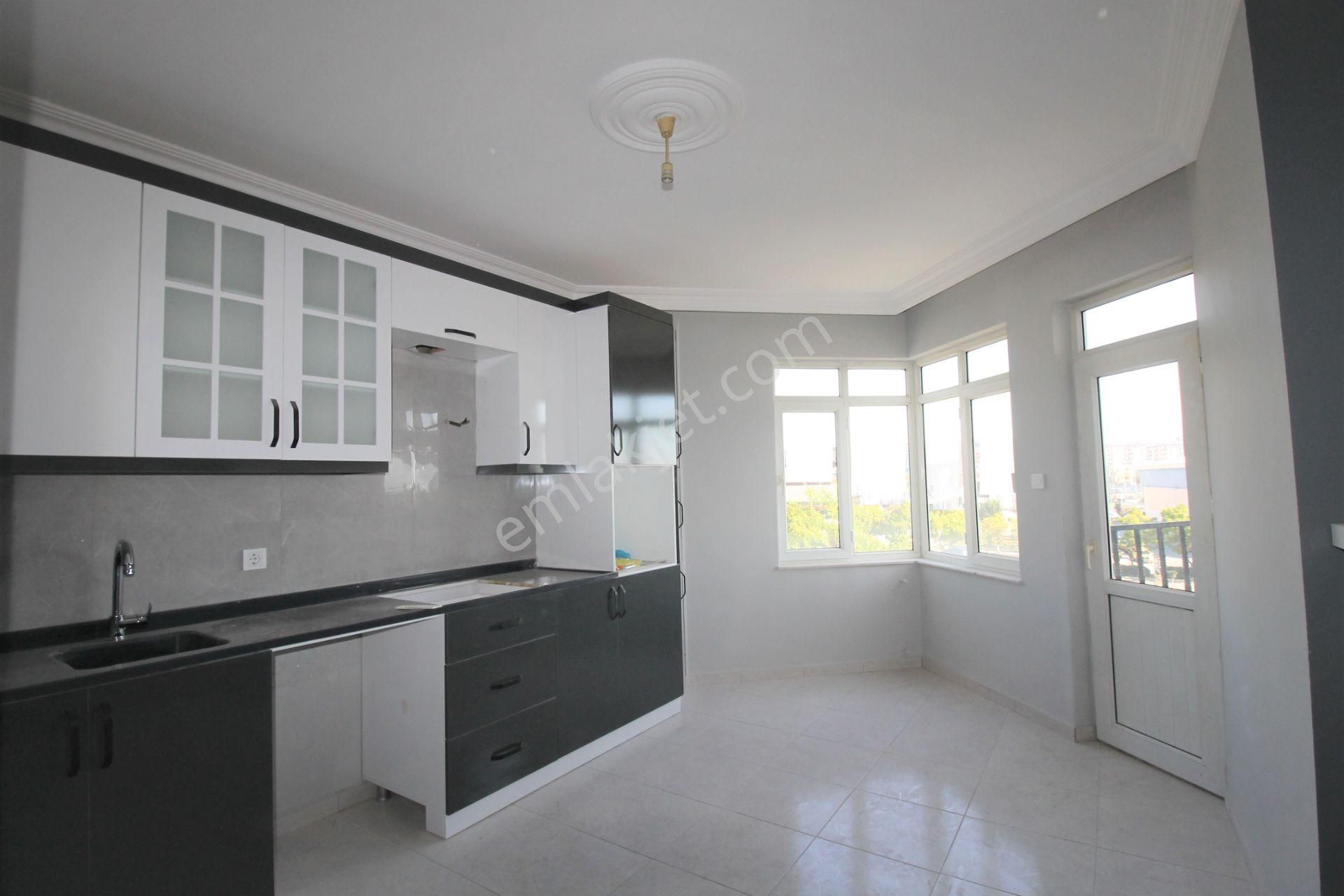 Retro’dan Sayapark Civarı Doğalgazlı Site İçi B.mutfak Kiralık 3+1 - Görsel 2