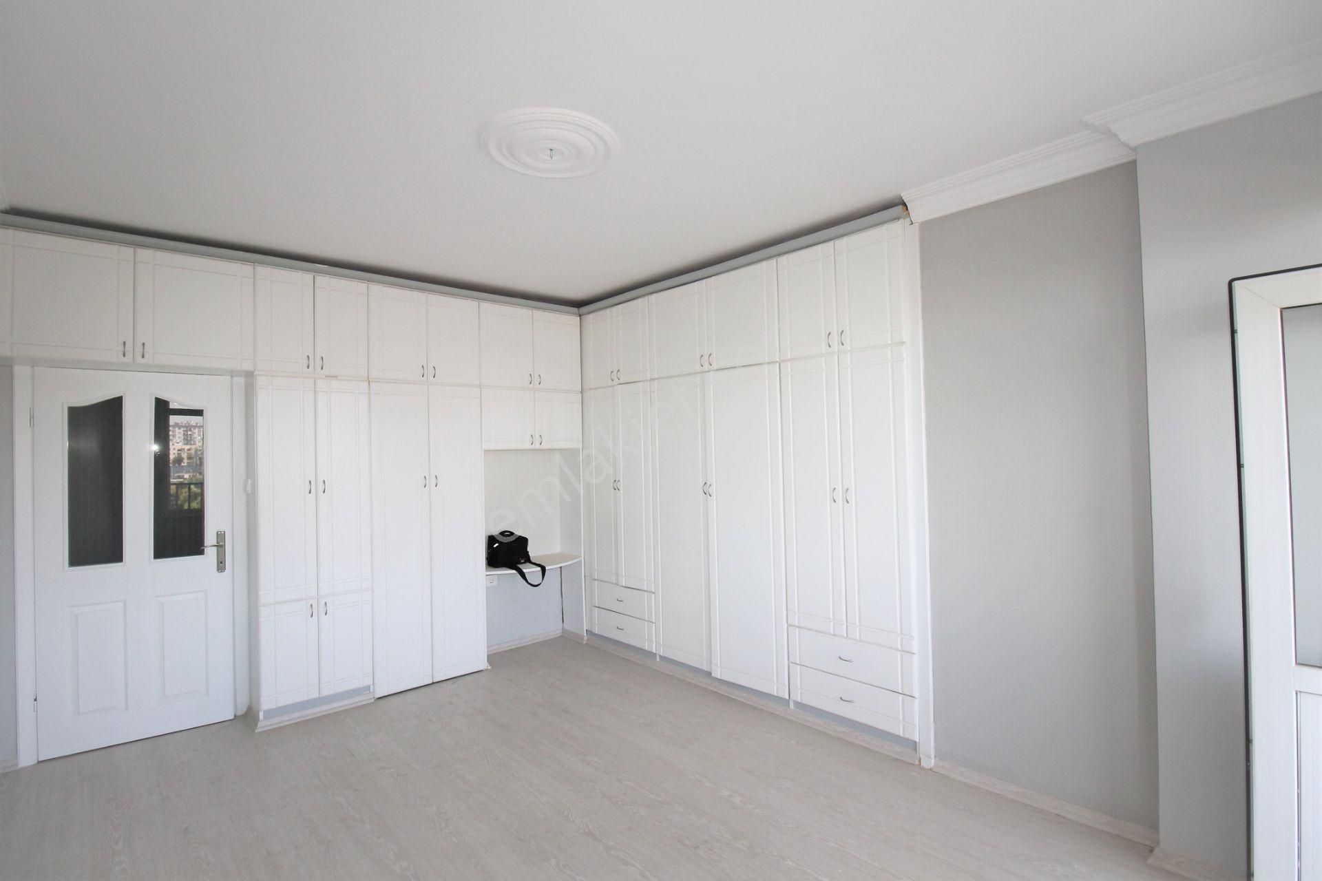 Retro’dan Sayapark Civarı Doğalgazlı Site İçi B.mutfak Kiralık 3+1 - Görsel 12