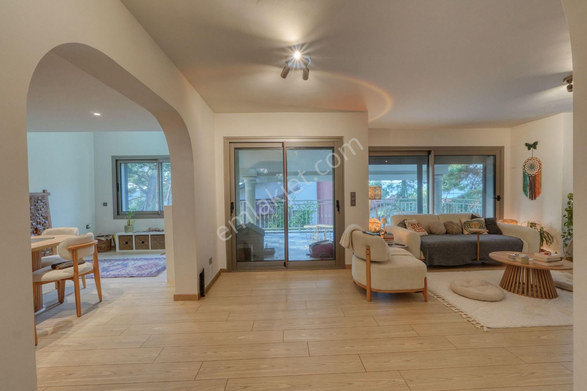 Süper Fiyat Çamkentte Deniz Manzaralı Sıfırdan Renove Müstakil - Görsel 11