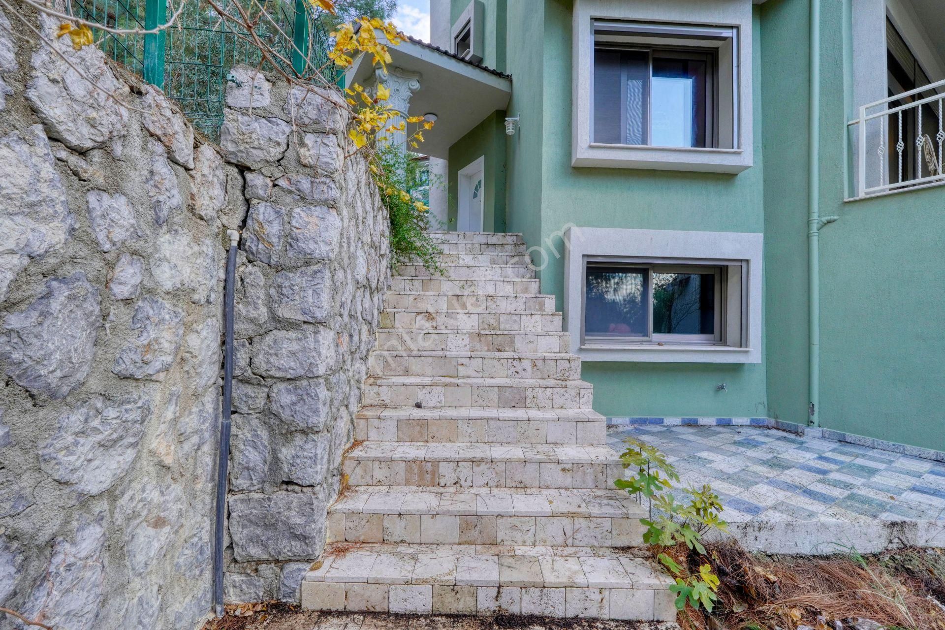 Süper Fiyat Çamkentte Deniz Manzaralı Sıfırdan Renove Müstakil - Görsel 4