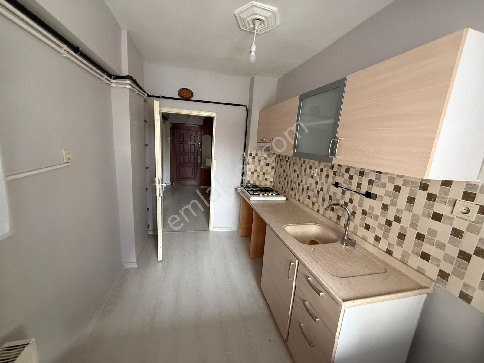 Bilgen Vatan'dan Dutluk Göbek'te Metro Yakını Yüksek Giriş Kat Konumlu Satılık 2+1 Daire