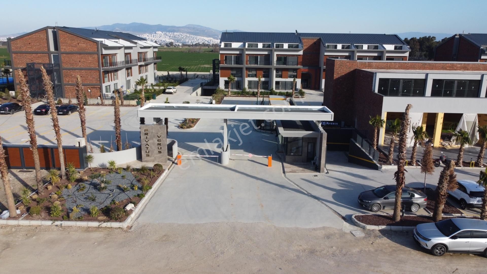 Çiğli Sasalı'da Site İçersinde Kiralık Sıfır 2+1 Bahçeli Dubleks