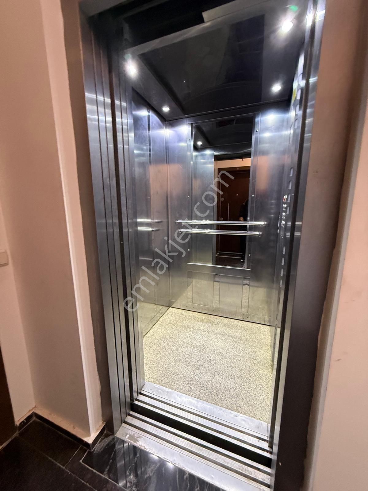 Değirmendere Mevkiinde Arakat 3+1 130m2 Cam Balkonlu Masrafsız Pırıl Pırıl Daire - Görsel 29