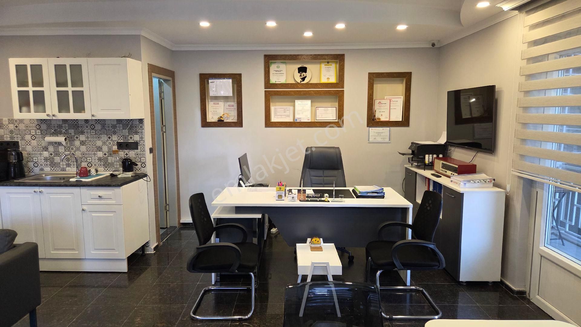 Şehir Merkezi Köşe Konum Özel Otopark Satılık Büro Ofis Dükkan - Görsel 8