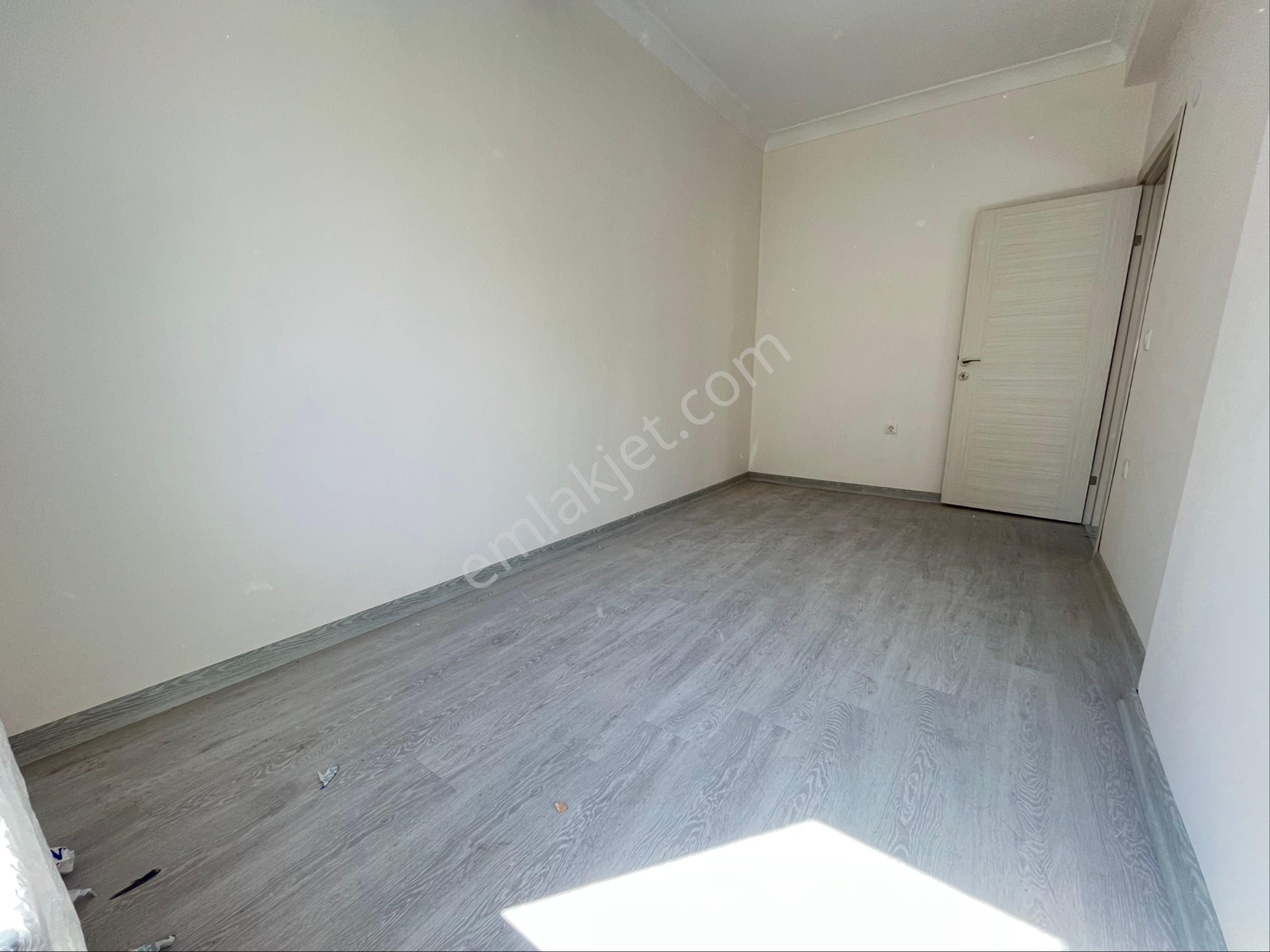 İmren Gayrimenkulden Satılık Sefaköy Merkezde 2+1 Sıfır Arakat Metrobüsün Dibinde - Görsel 24