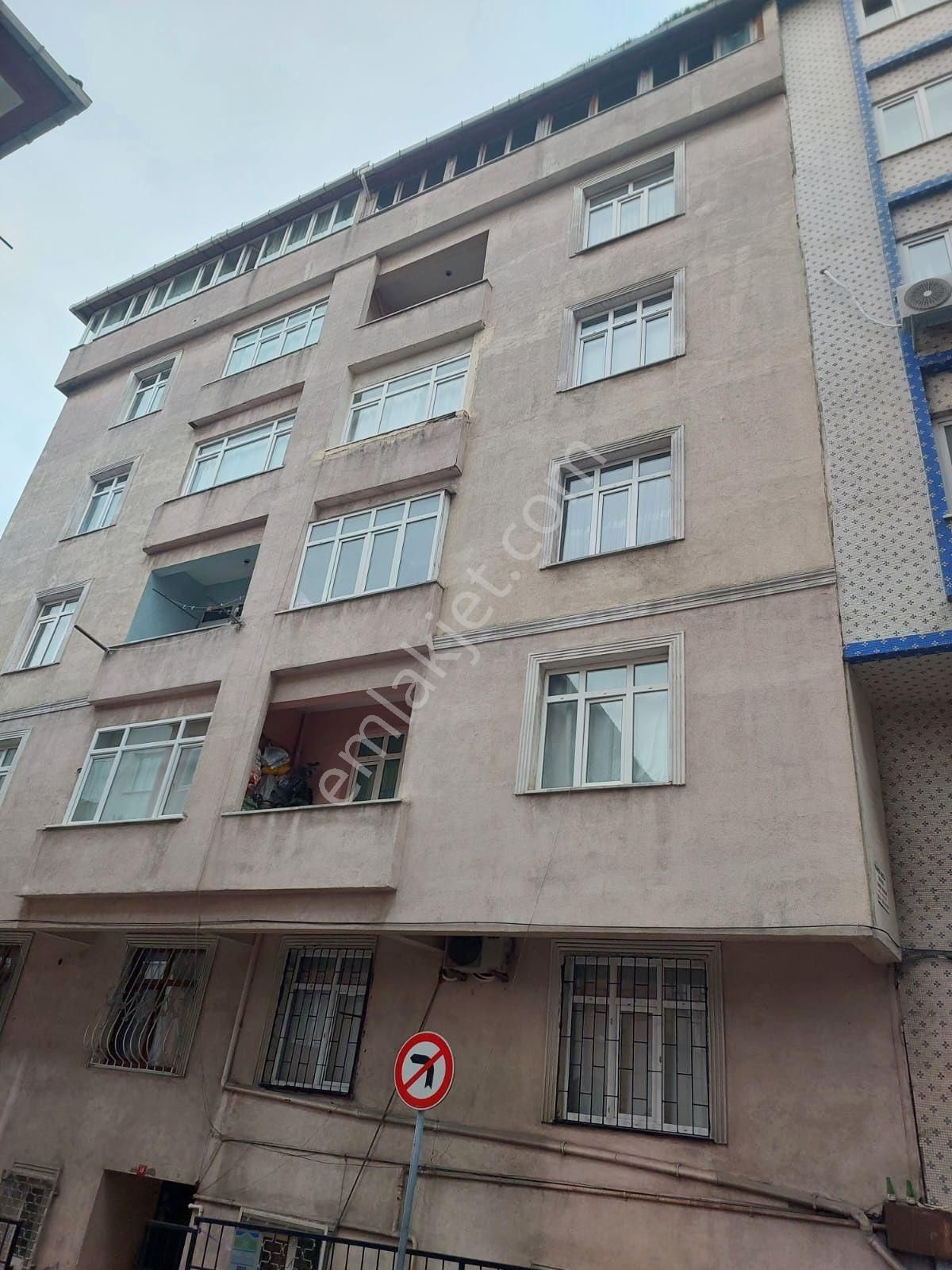 Yıldız Dan Merkez Camisi Yakını Kredisiz 3+1 Daire Fırsat Boş