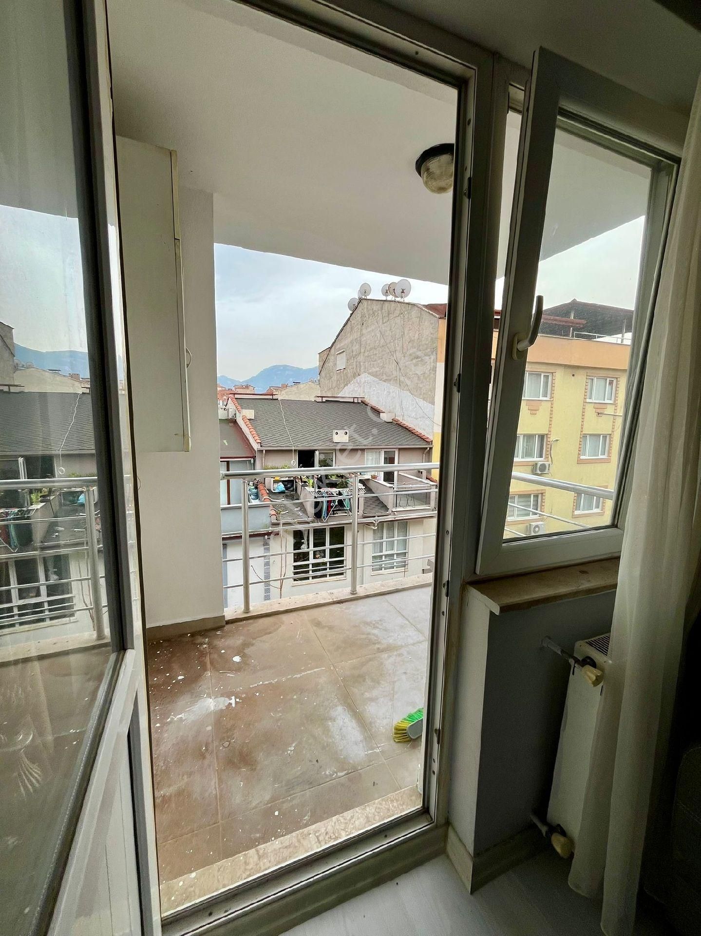 İstiklal Mevkisinde Fırsat Satılık 1+1 Apart - Görsel 2