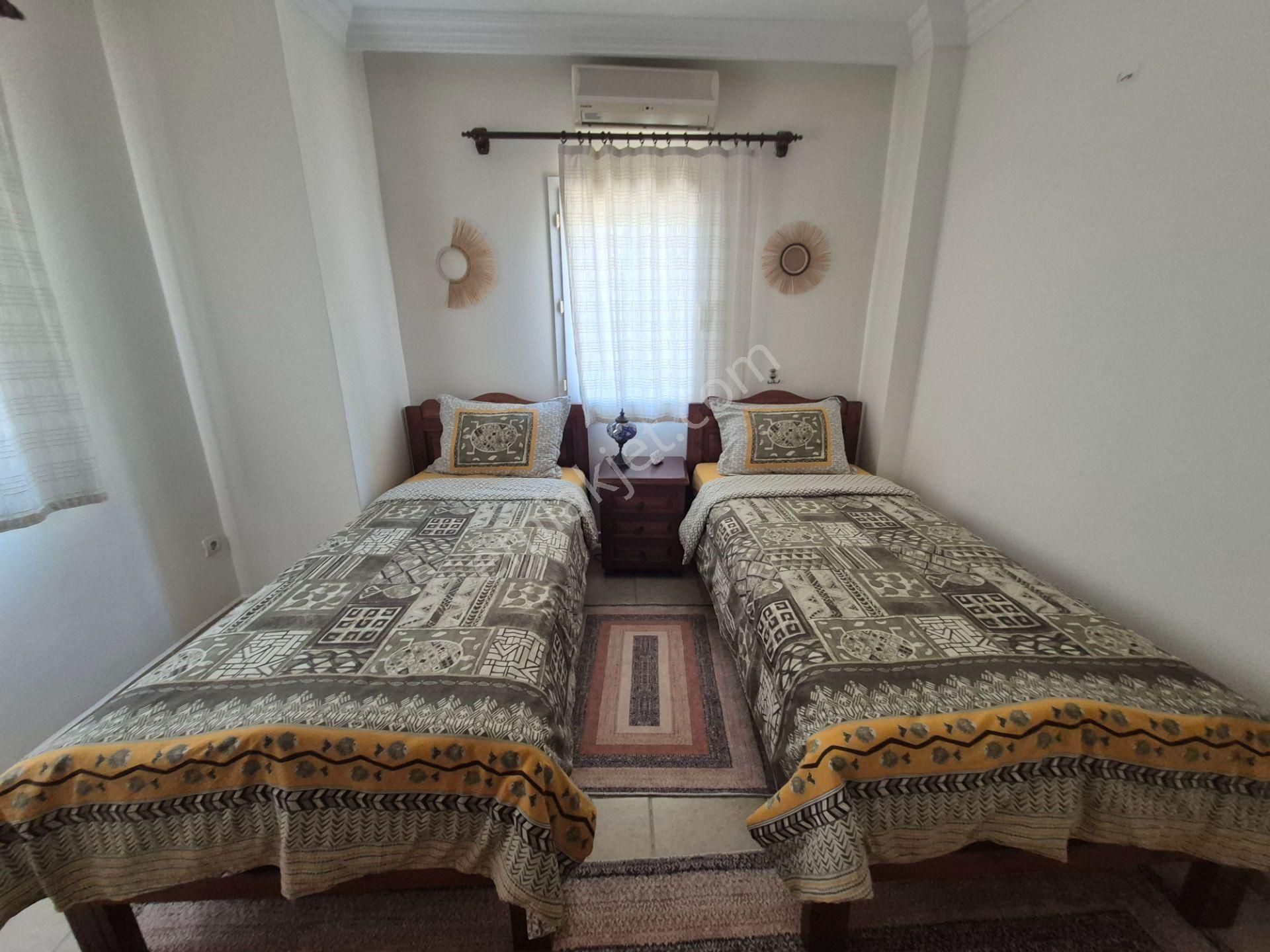 Turgutreis Bahçelievler Mahallesinde Yüzme Havuzlu Site İçerisinde Full Eşyalı Kiralık Tripleks - Görsel 18