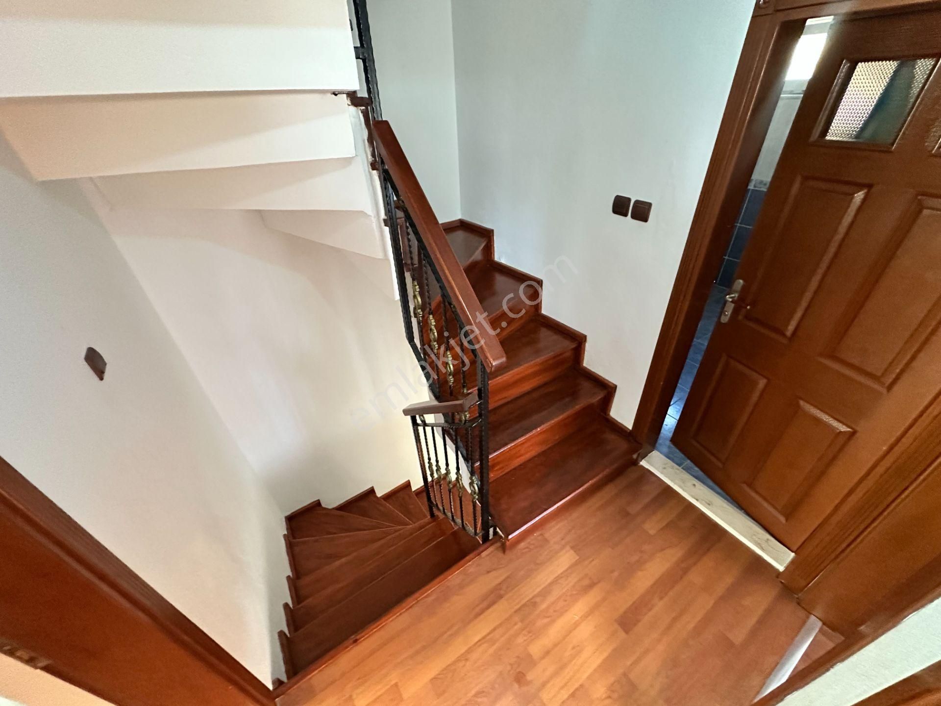 Mera Emlaktan Avcılar’da Deniz Manzaralı Eşyalı 4+2 Villa - Görsel 12